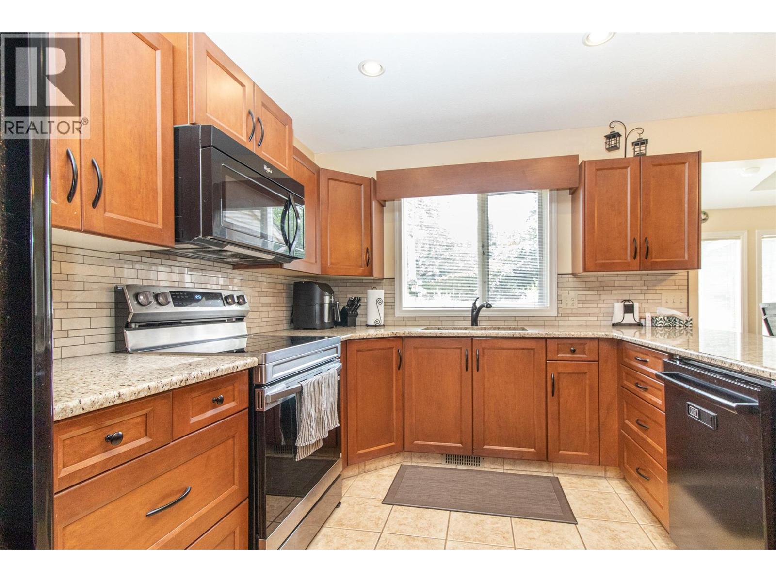 3855 Tillicum Court, Kelowna, British Columbia  V1W 4E7 - Photo 10 - 10395339