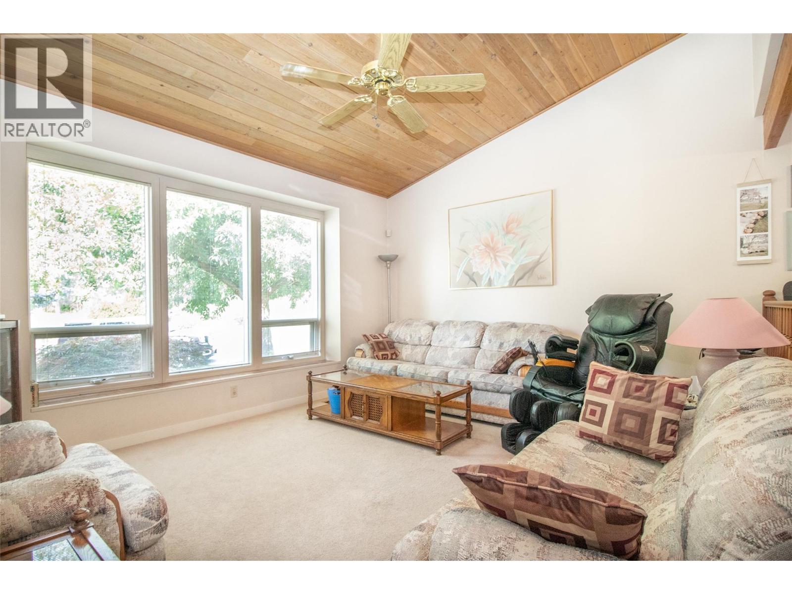 3855 Tillicum Court, Kelowna, British Columbia  V1W 4E7 - Photo 3 - 10395339