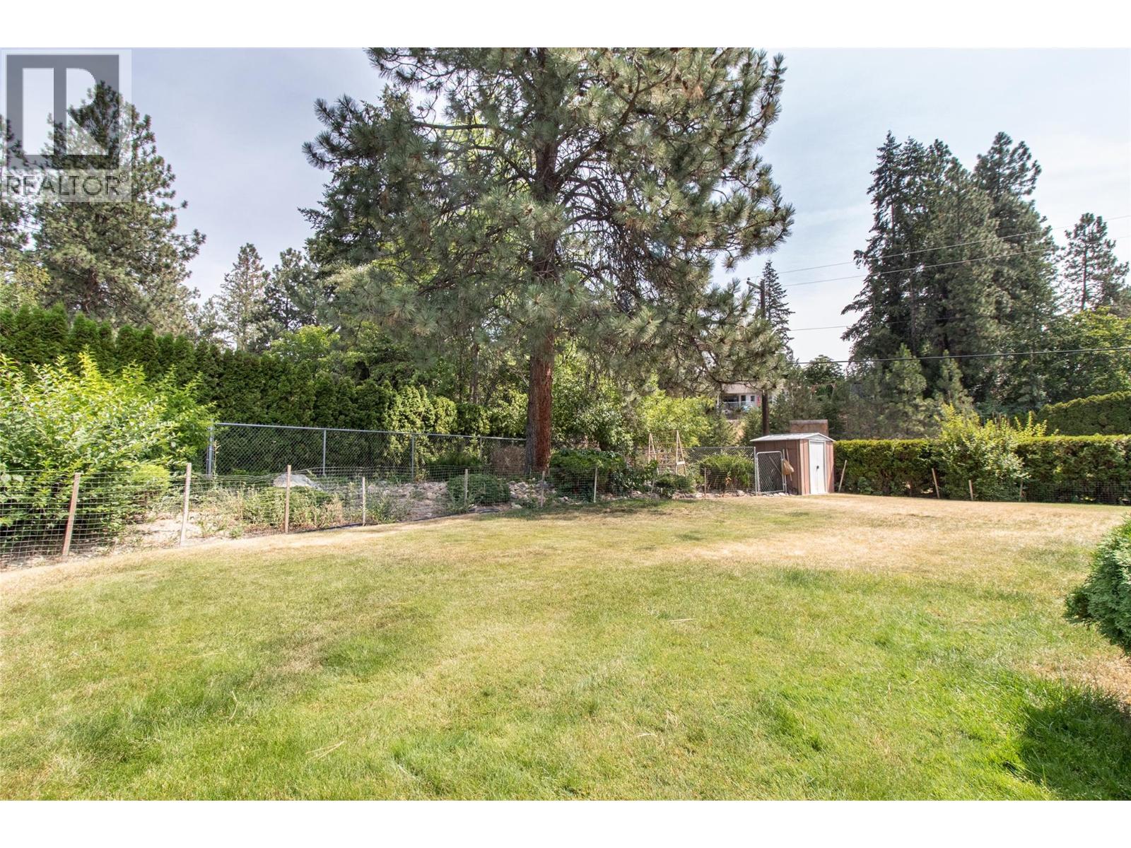 3855 Tillicum Court, Kelowna, British Columbia  V1W 4E7 - Photo 40 - 10395339