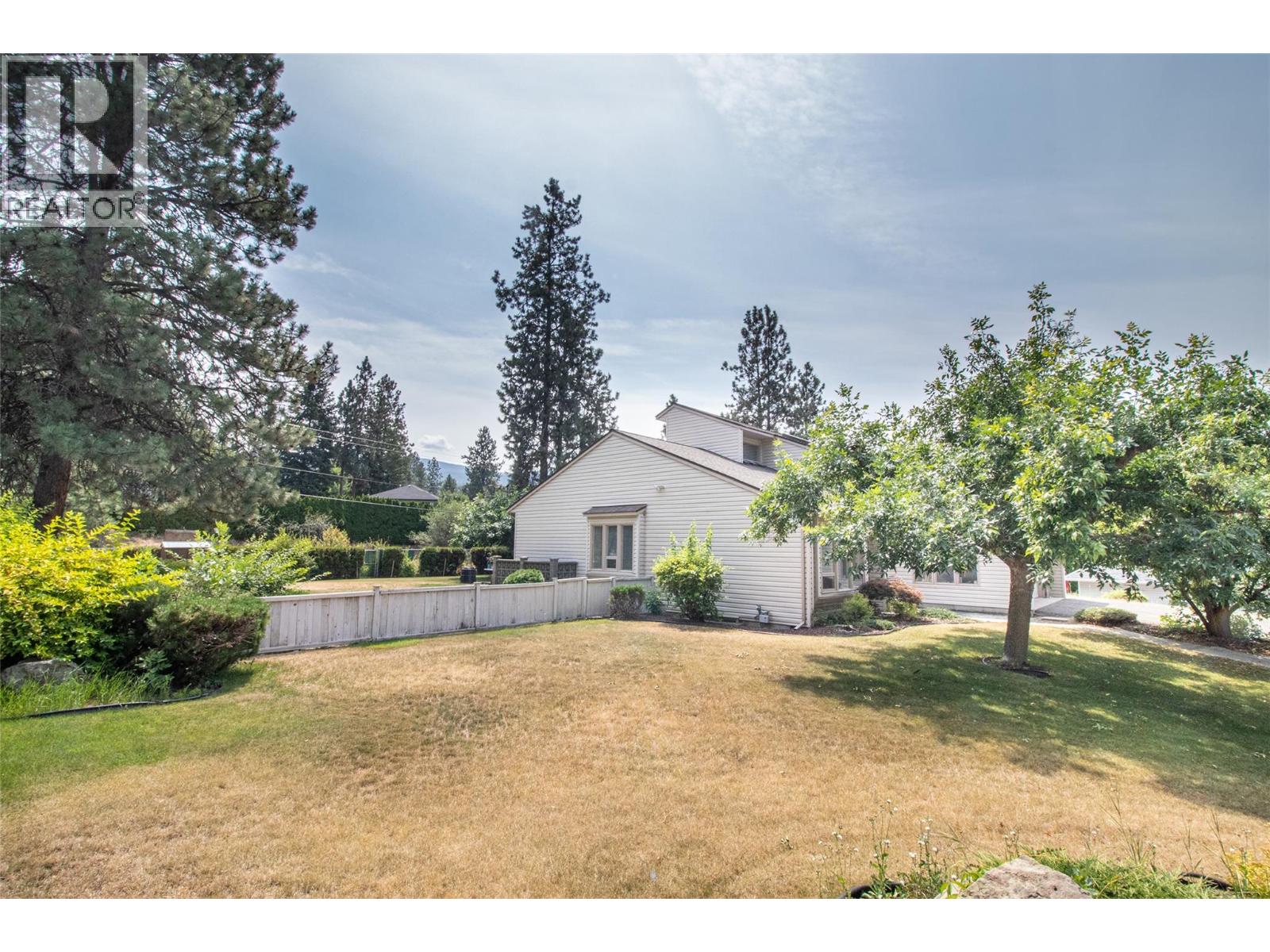 3855 Tillicum Court, Kelowna, British Columbia  V1W 4E7 - Photo 41 - 10395339