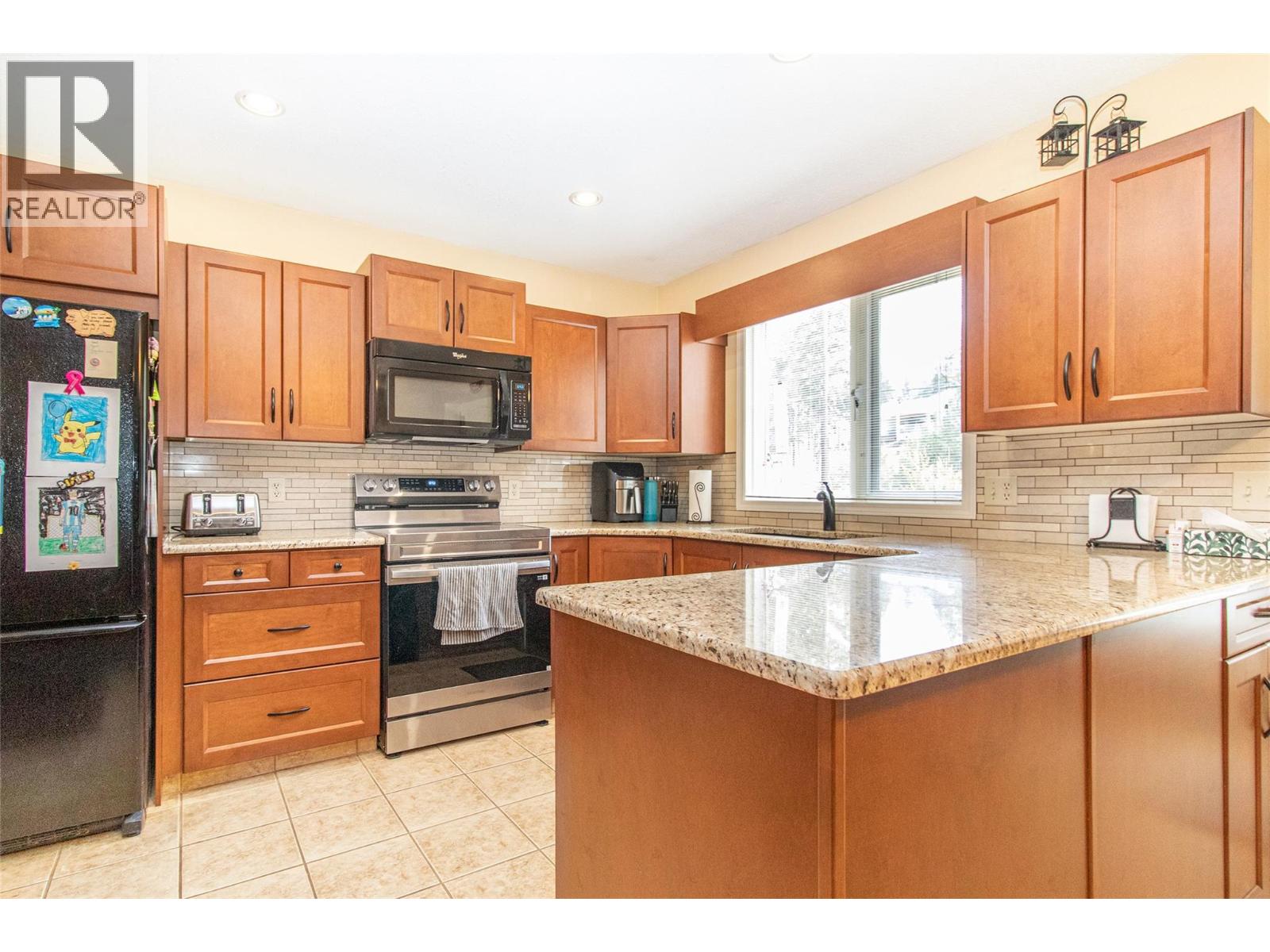 3855 Tillicum Court, Kelowna, British Columbia  V1W 4E7 - Photo 8 - 10395339