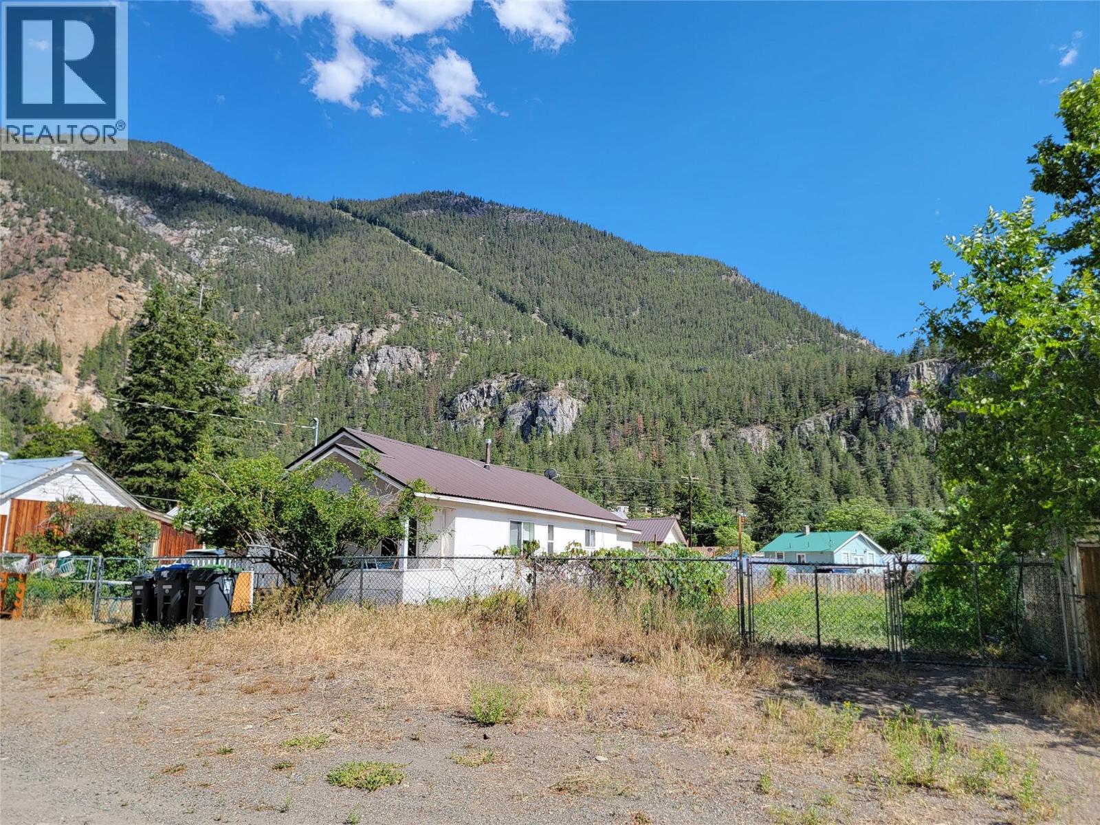 1163 Scott Avenue, Hedley, British Columbia  V0X 1K0 - Photo 3 - 10395483