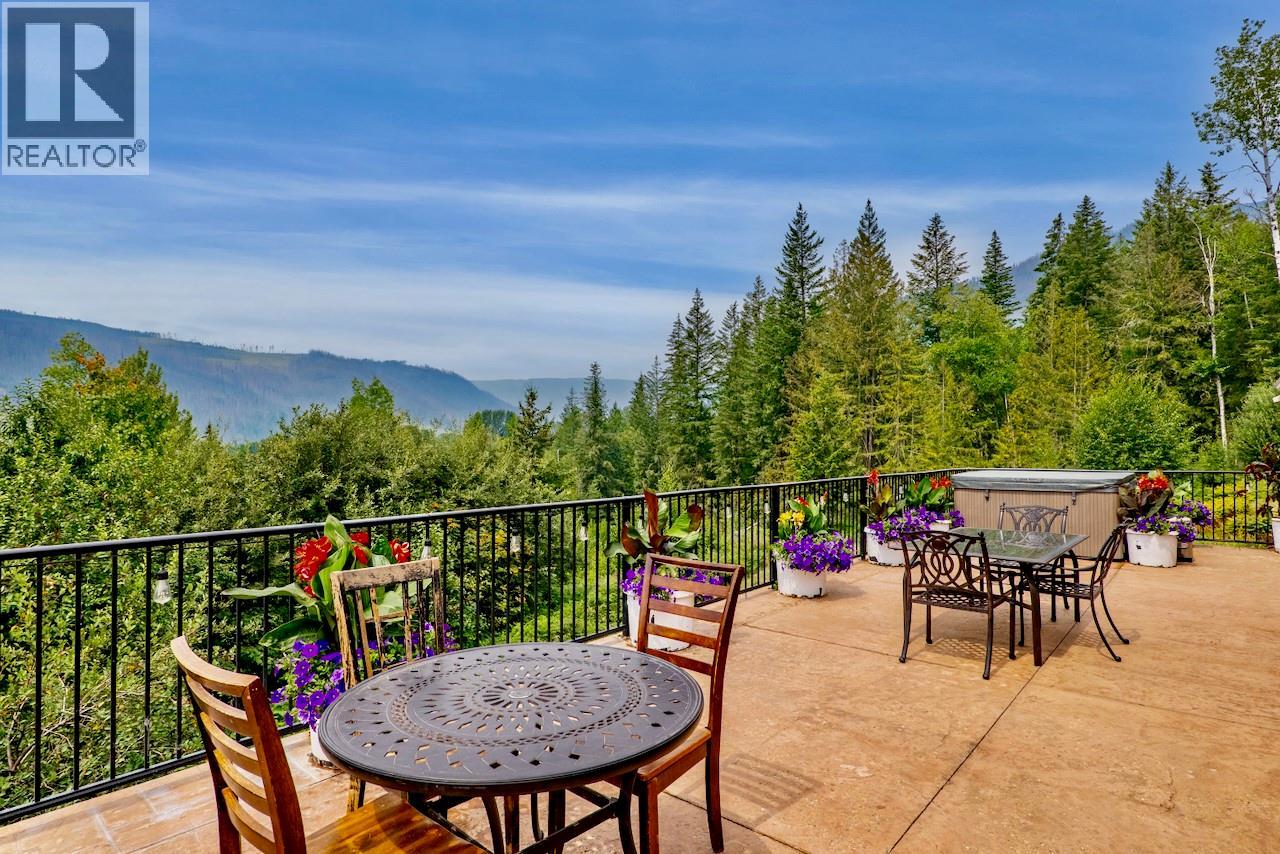 4875 Meadow Creek Road, Celista, British Columbia  V0E 1M6 - Photo 5 - 10395015