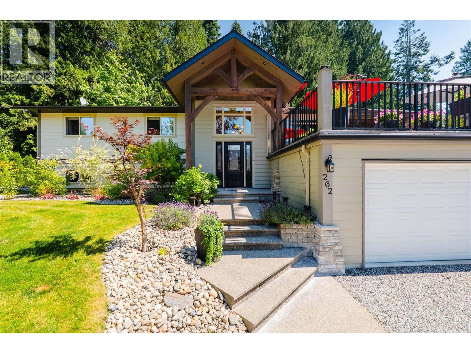 262 Bryan Road, Nelson, British Columbia  V1L 6M9 - Photo 1 - 10395266