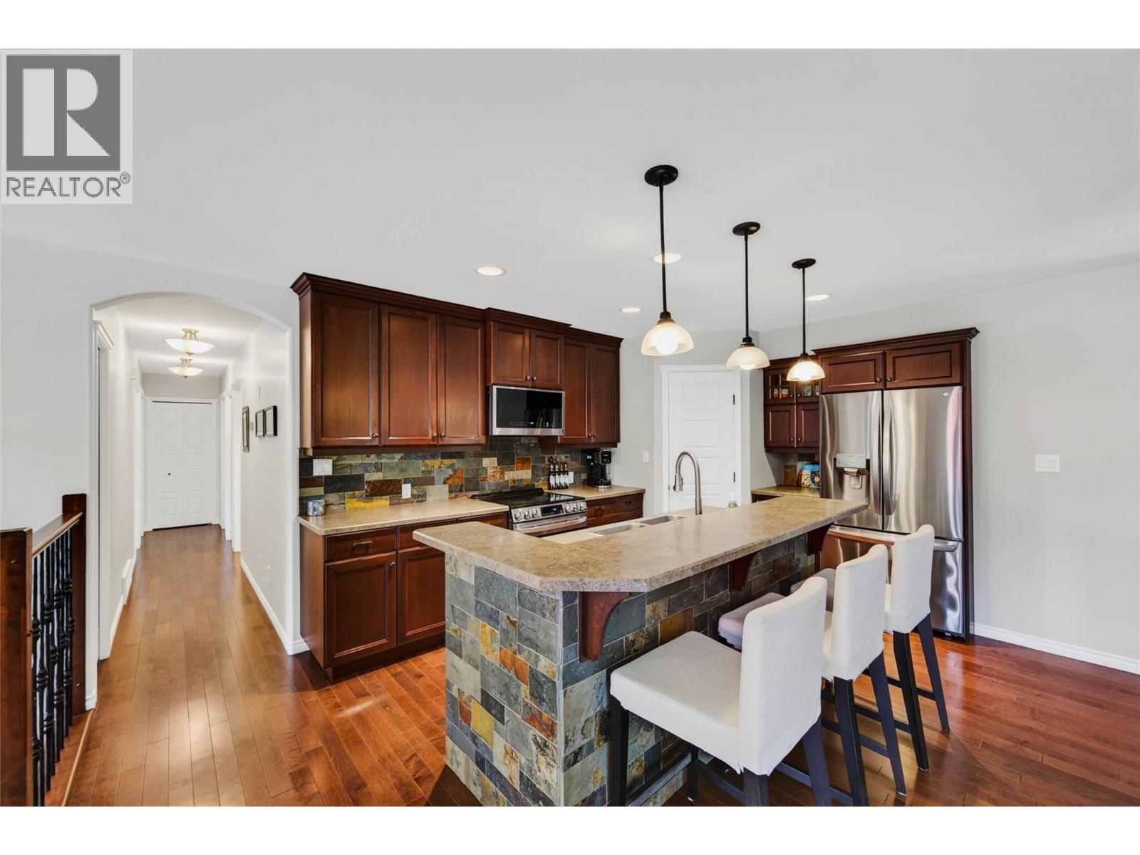 262 Bryan Road, Nelson, British Columbia  V1L 6M9 - Photo 5 - 10395266