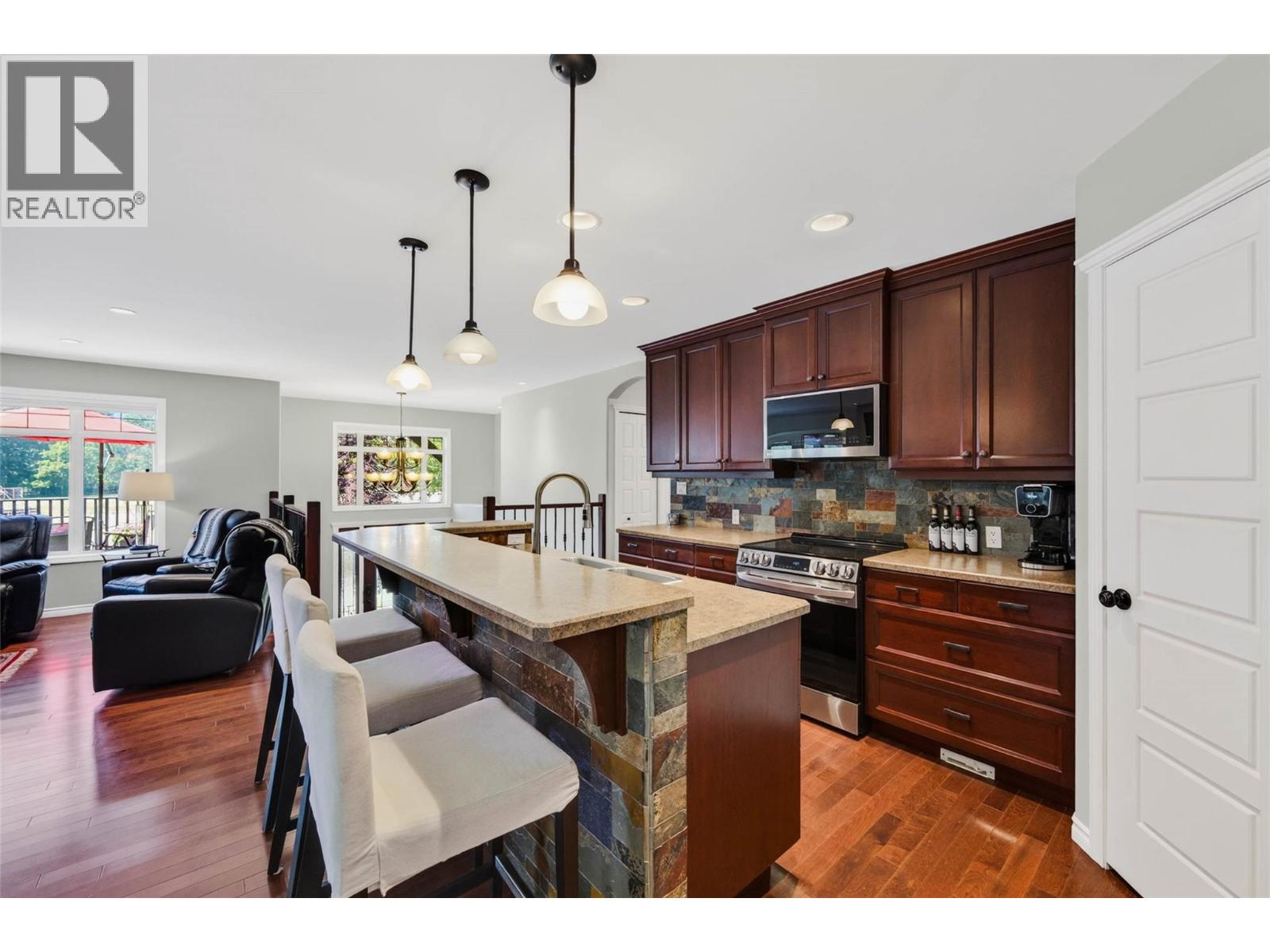 262 Bryan Road, Nelson, British Columbia  V1L 6M9 - Photo 6 - 10395266