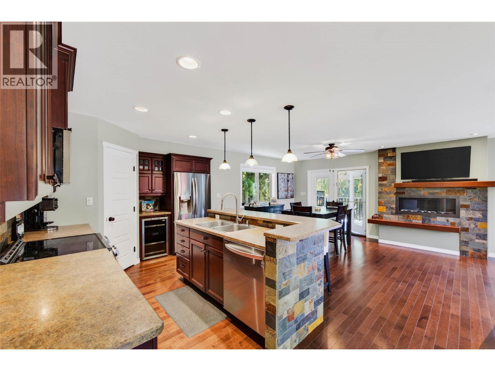 262 Bryan Road, Nelson, British Columbia  V1L 6M9 - Photo 7 - 10395266