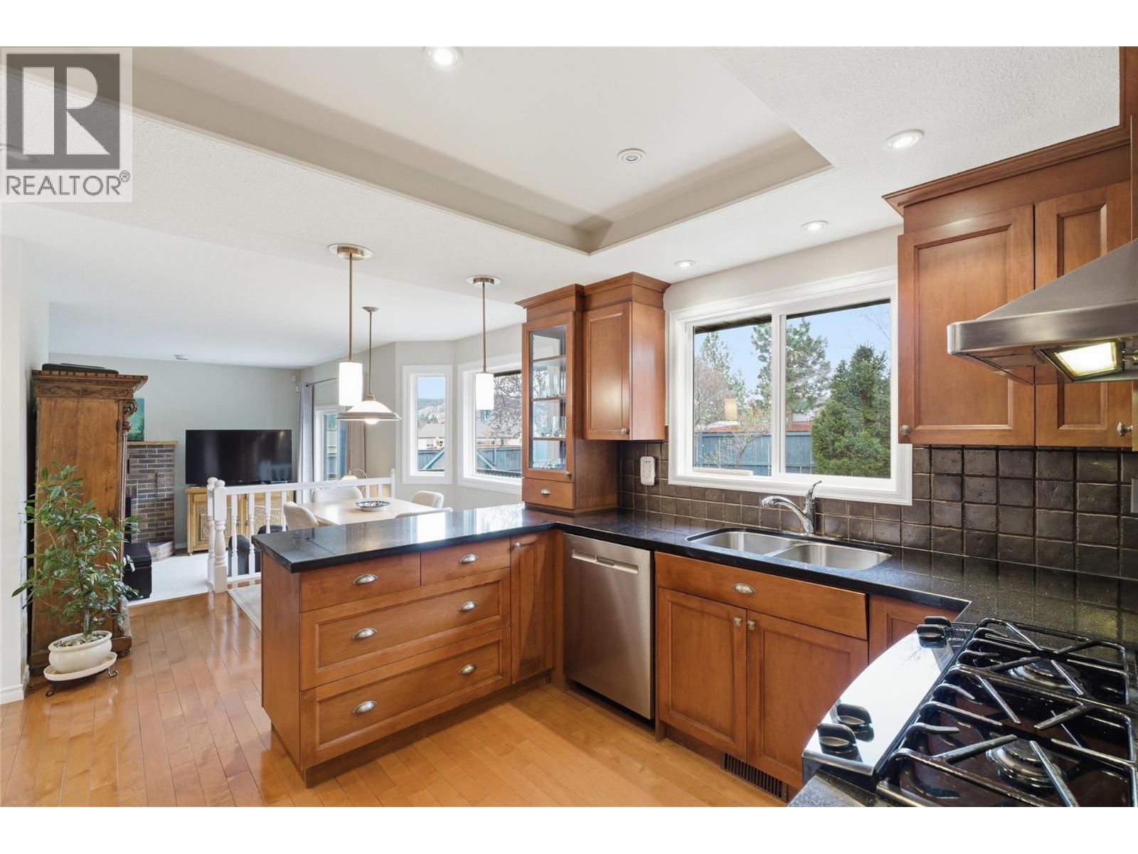 413 Robson Drive, Kamloops, British Columbia  V2E 1W2 - Photo 12 - 10395516