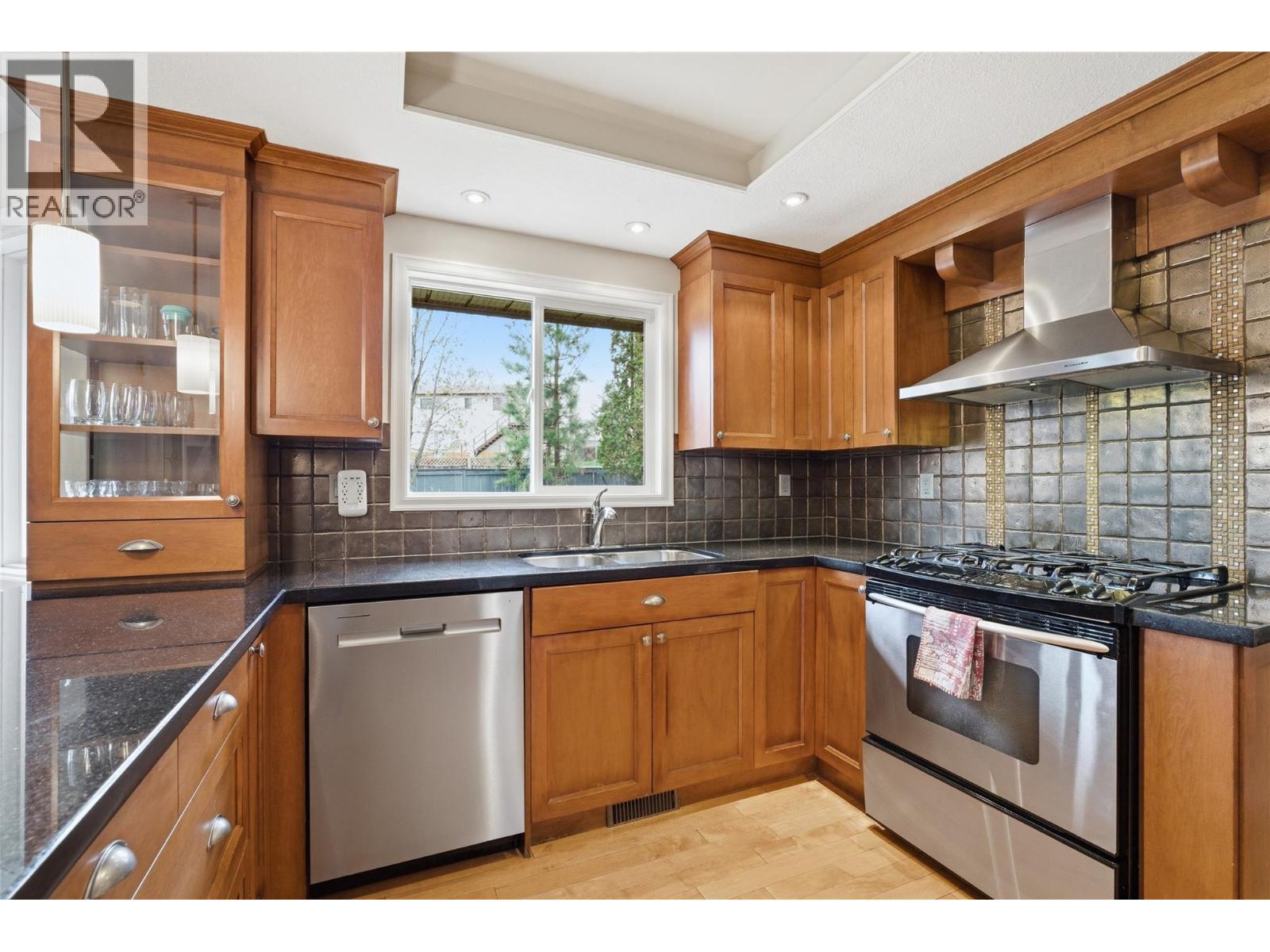 413 Robson Drive, Kamloops, British Columbia  V2E 1W2 - Photo 13 - 10395516