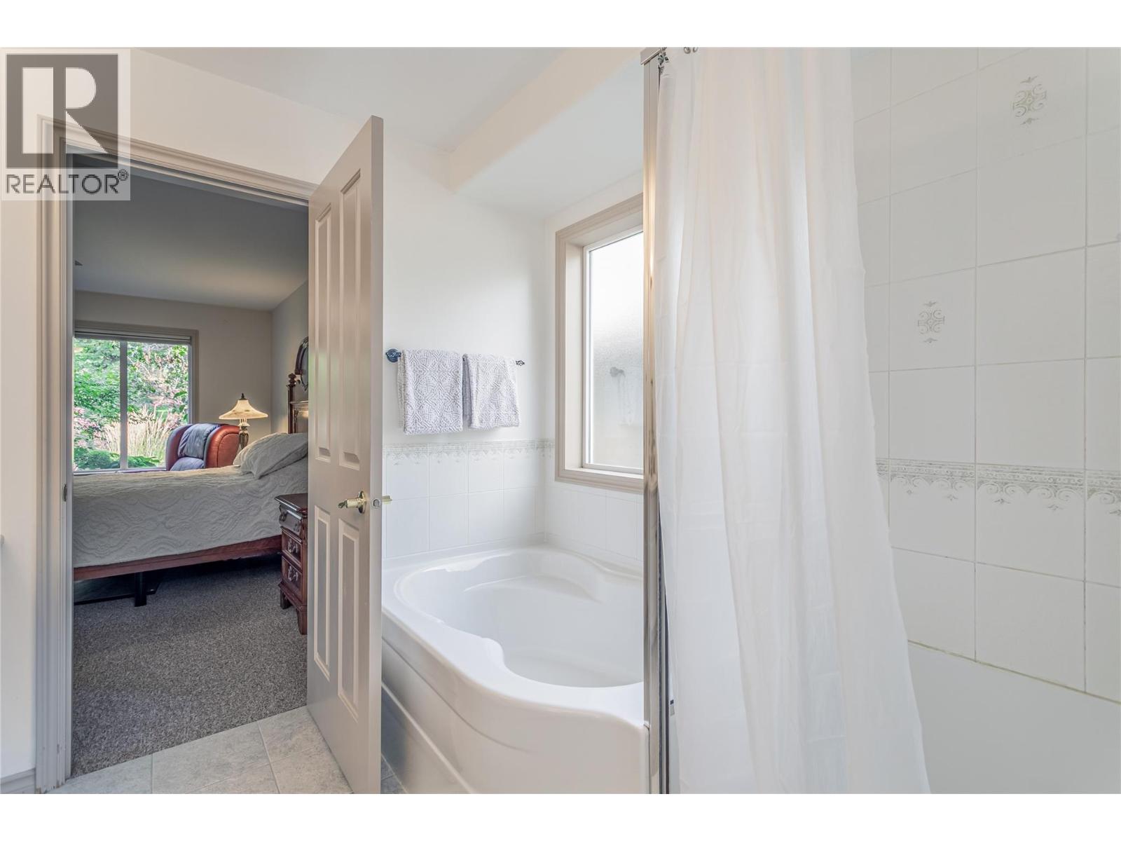 4122 Gallaghers Boulevard S, Kelowna, British Columbia  V1W 4V2 - Photo 19 - 10394607