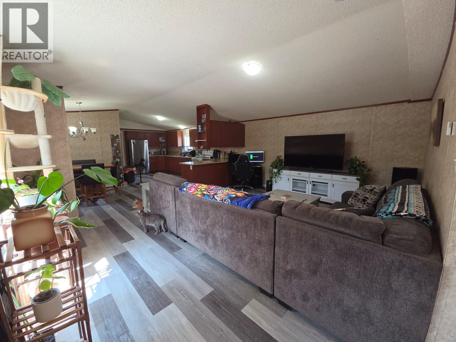5277 45 Street Se, Chetwynd, British Columbia  V0C 1J0 - Photo 3 - 10395456