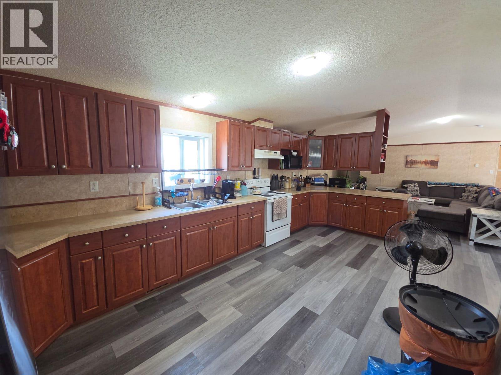 5277 45 Street Se, Chetwynd, British Columbia  V0C 1J0 - Photo 5 - 10395456