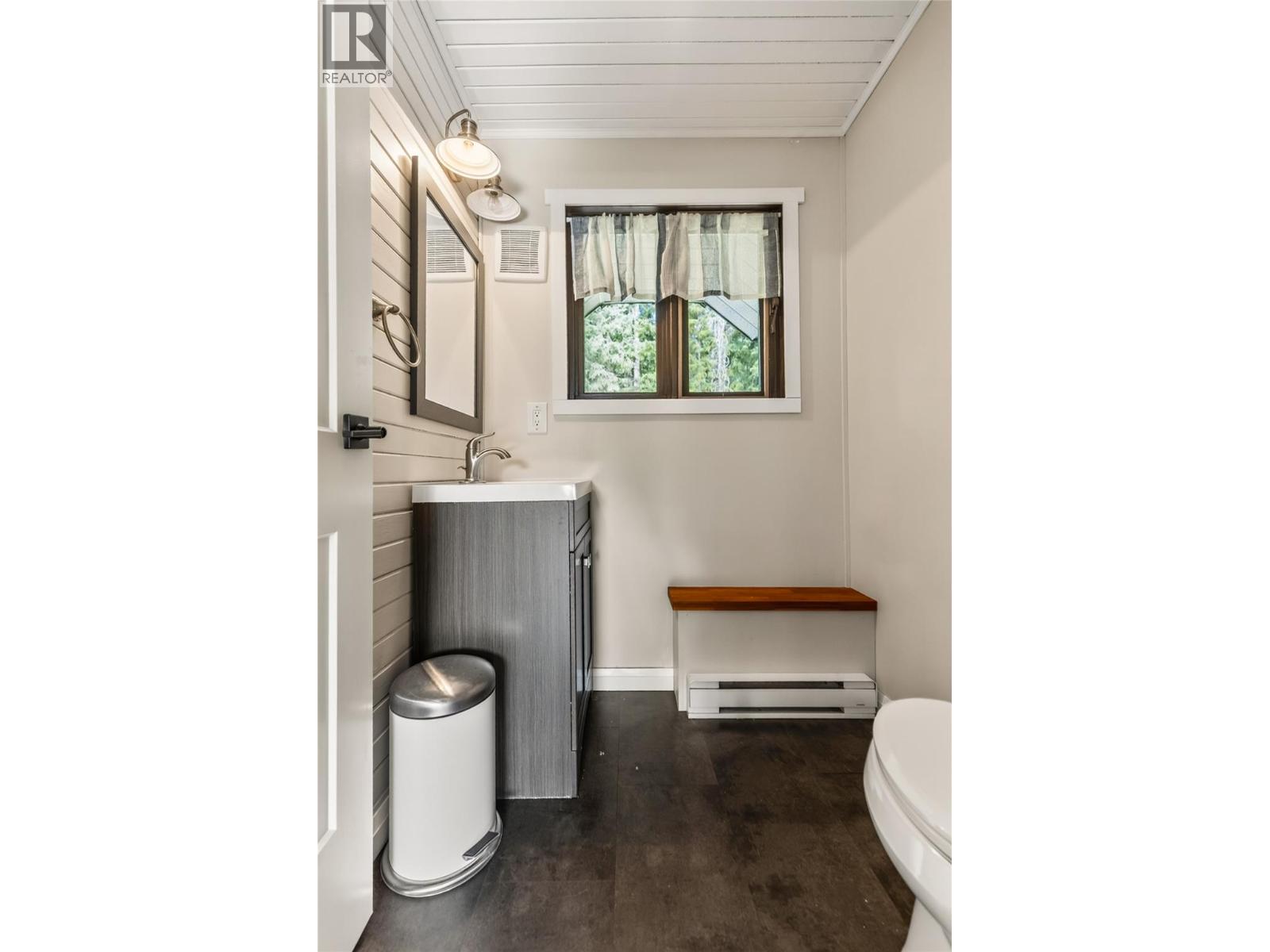 3292 Anderson Road, Fernie, British Columbia  V0B 1M1 - Photo 16 - 10395142