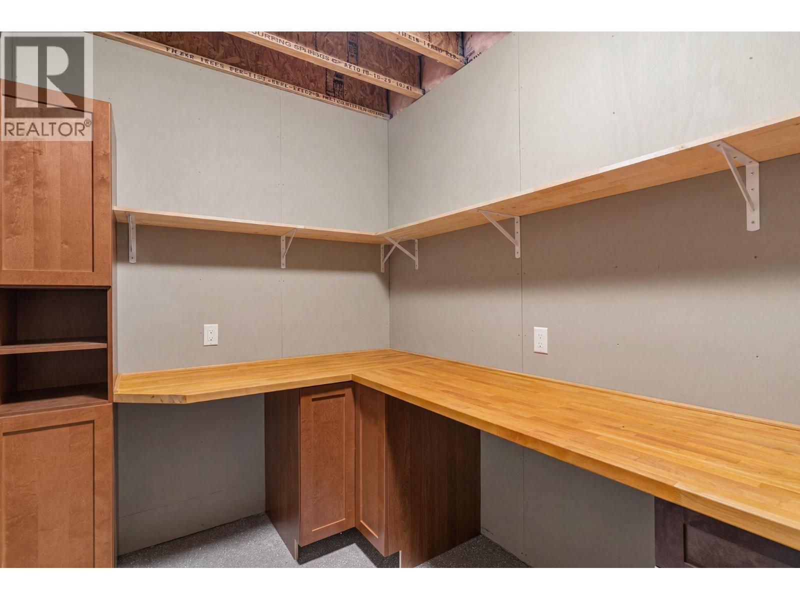 1084 Stockley Street, Kelowna, British Columbia  V1P 1R6 - Photo 47 - 10395386