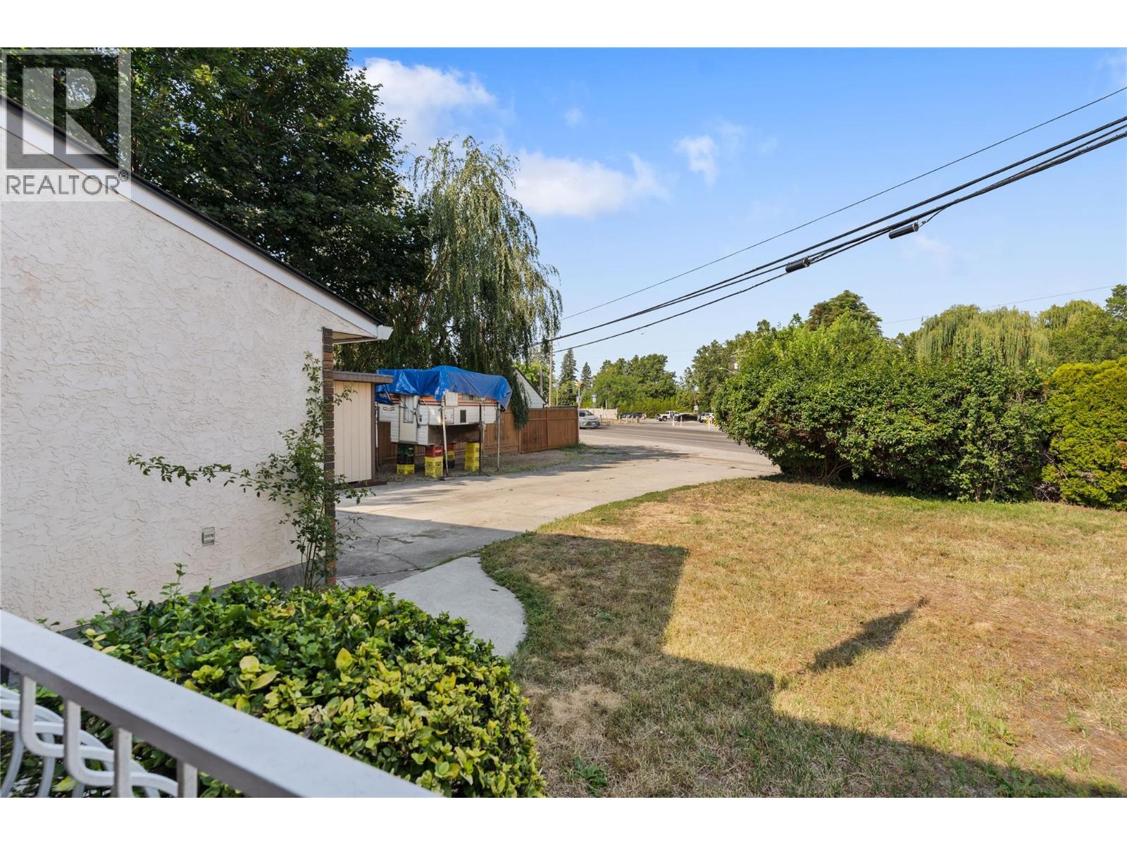 4201 Lakeshore Road, Kelowna, British Columbia  V1W 4H7 - Photo 35 - 10395267