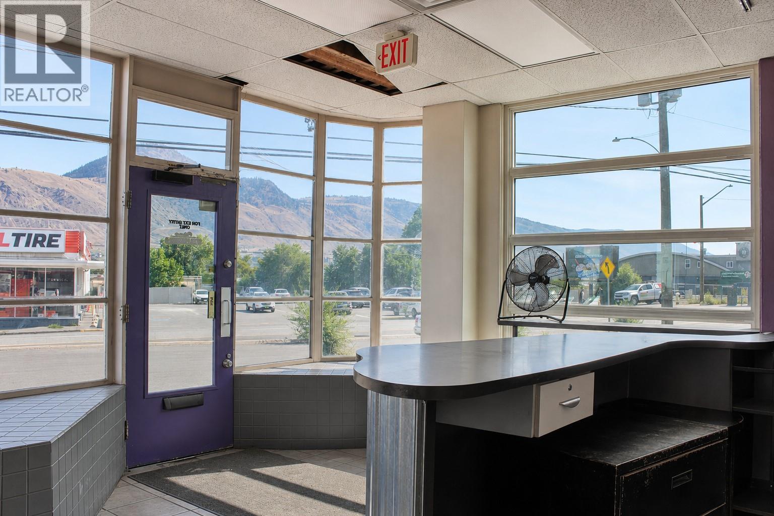 1055 Victoria Street, Kamloops, British Columbia  V2C 2C3 - Photo 8 - 10395524