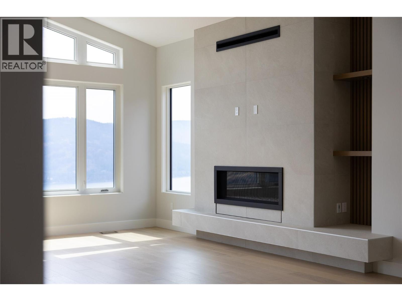 8828 Oxford Road, Vernon, British Columbia  V1H 2K8 - Photo 12 - 10395537
