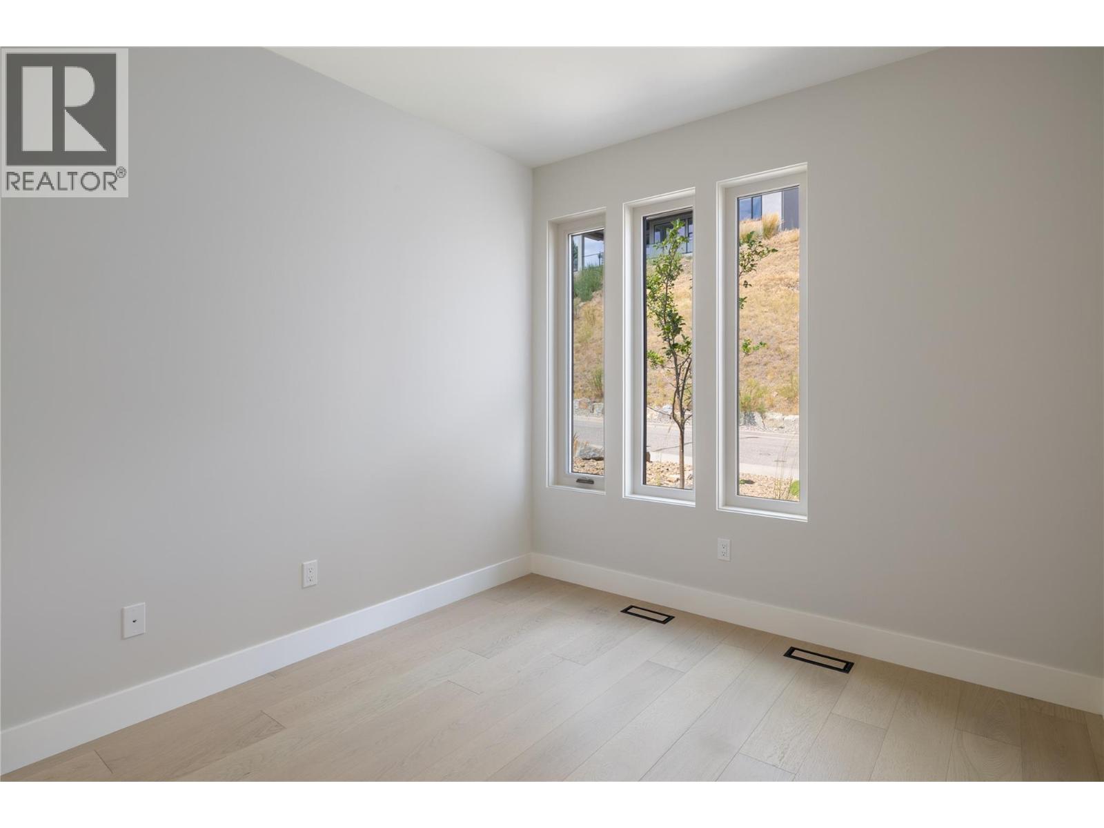 8828 Oxford Road, Vernon, British Columbia  V1H 2K8 - Photo 24 - 10395537