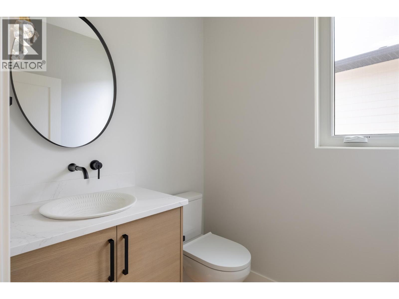8828 Oxford Road, Vernon, British Columbia  V1H 2K8 - Photo 25 - 10395537