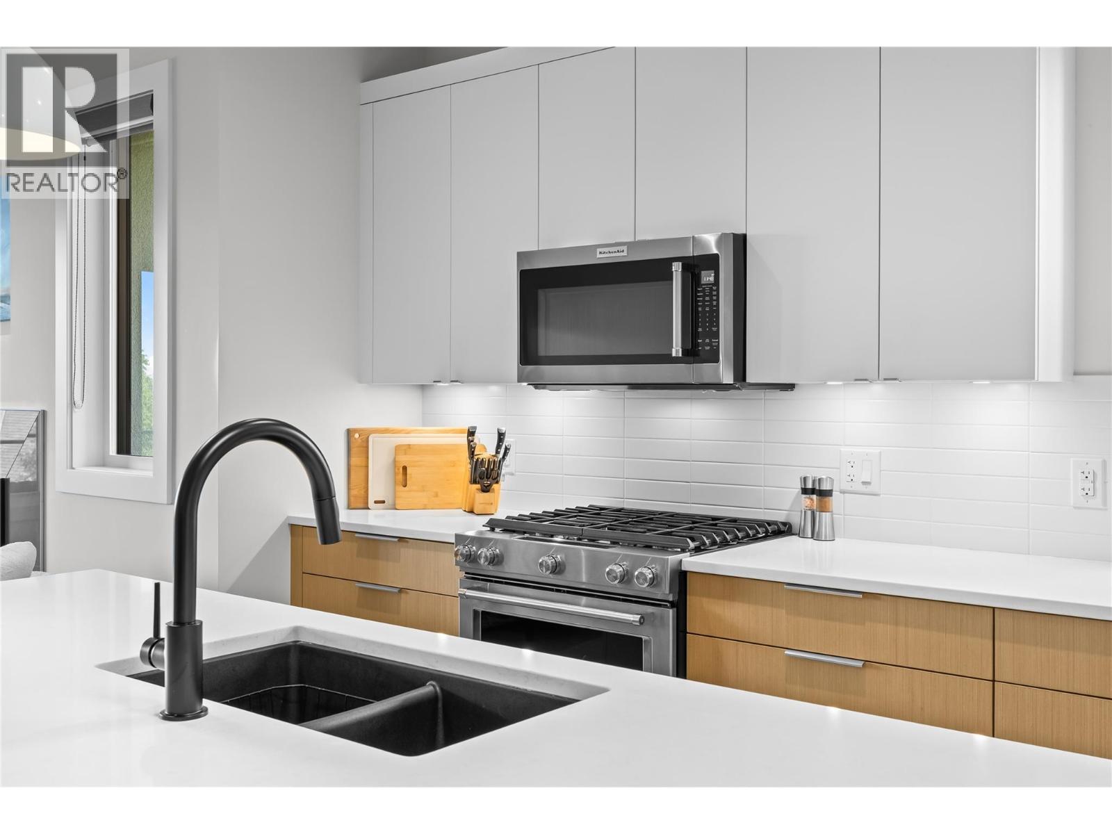 1349 Rocky Point Drive Unit# 6, Kelowna, British Columbia  V1V 0B5 - Photo 7 - 10395518