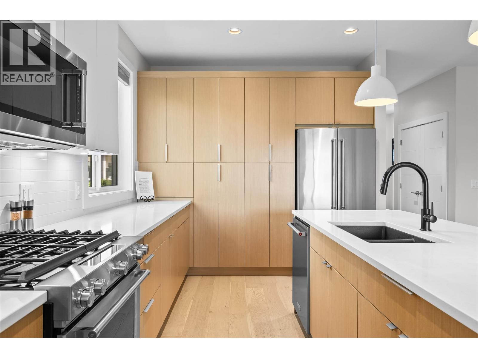1349 Rocky Point Drive Unit# 6, Kelowna, British Columbia  V1V 0B5 - Photo 8 - 10395518