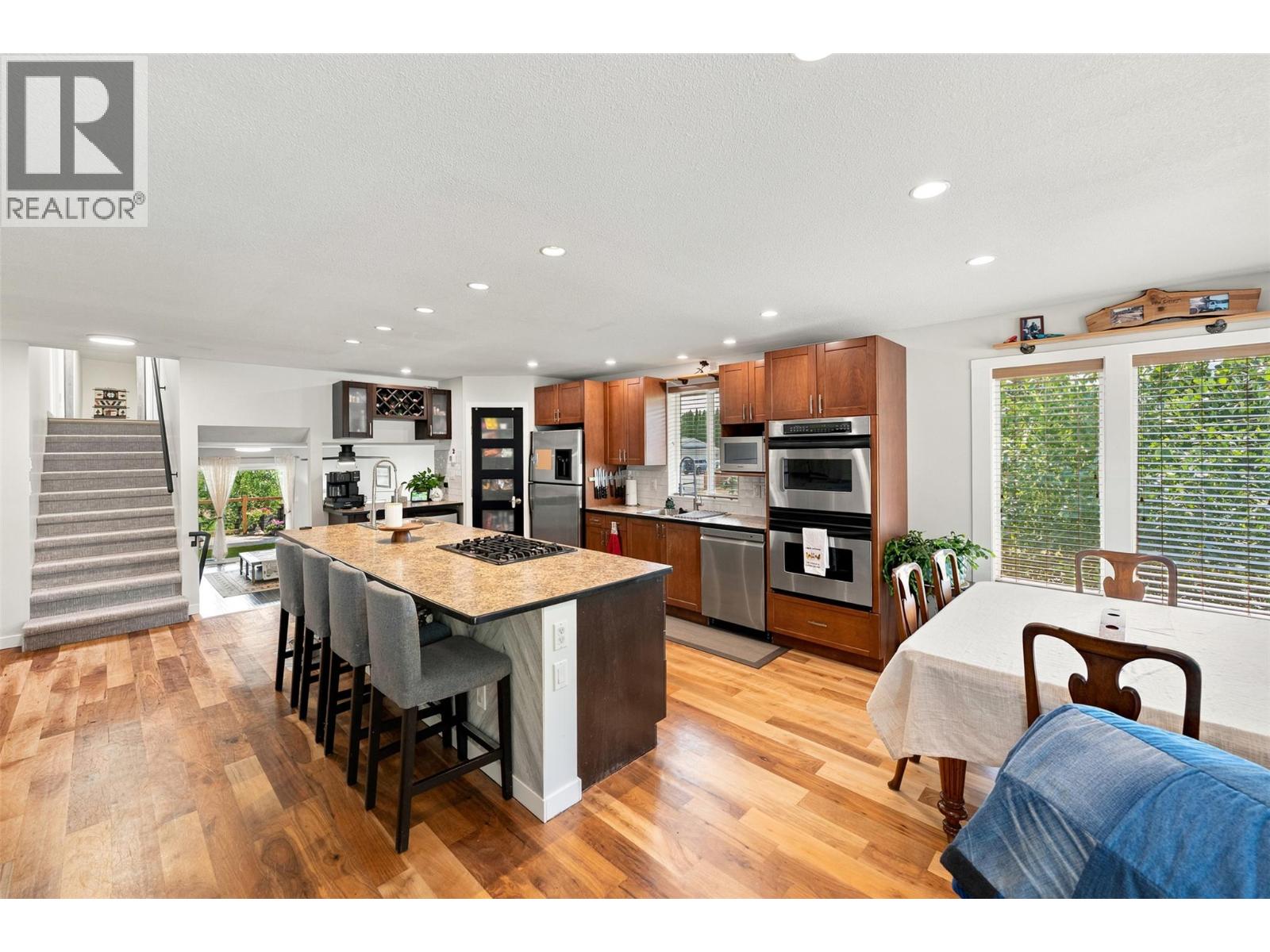 601 Valiant Drive, Penticton, British Columbia  V2A 8Y1 - Photo 3 - 10395517
