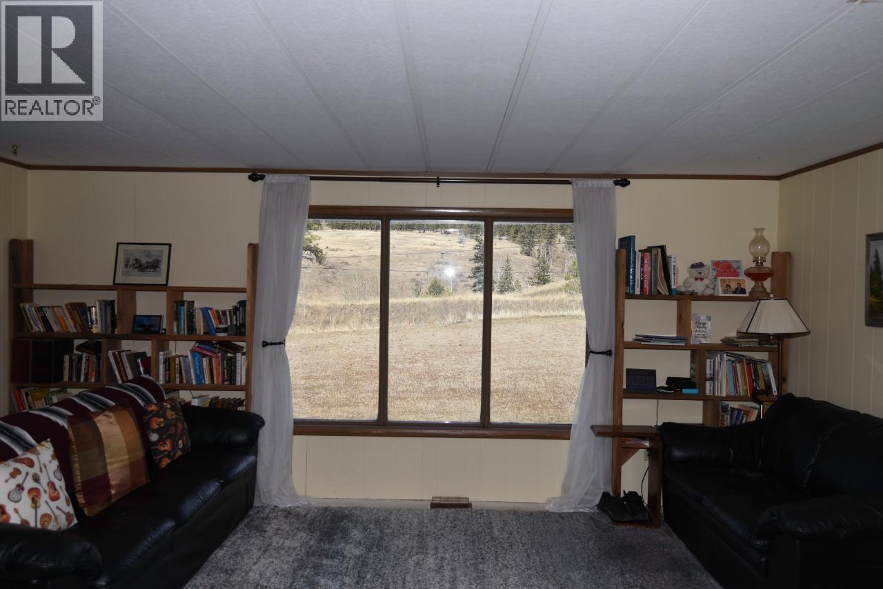 7520 West Subdivision Road, Clinton, British Columbia  V0K 1K0 - Photo 14 - 10394318