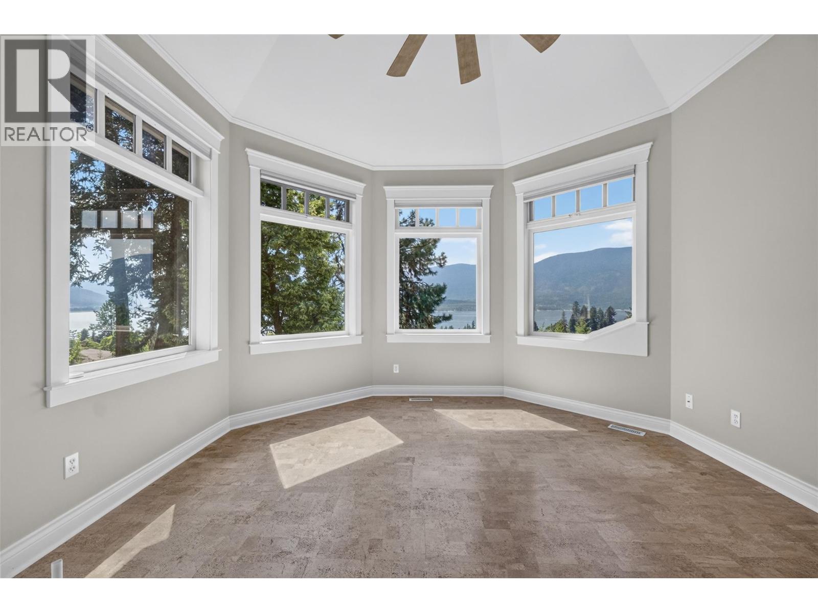 4940 16 Street Ne, Salmon Arm, British Columbia  V1E 1E1 - Photo 43 - 10395432