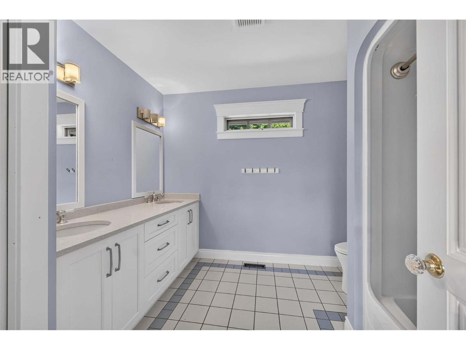4940 16 Street Ne, Salmon Arm, British Columbia  V1E 1E1 - Photo 51 - 10395432