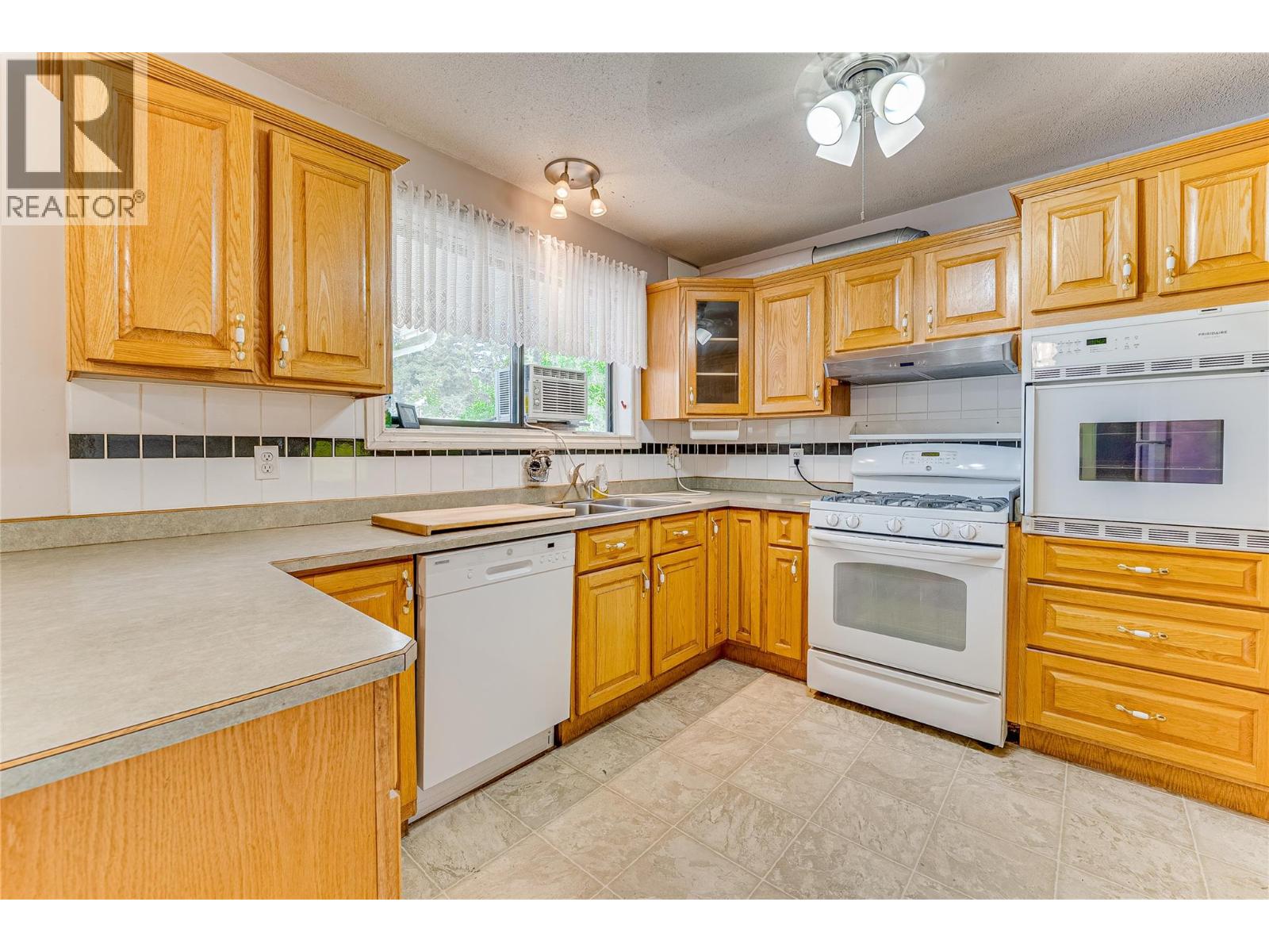 3472 Lockhart Crescent, Spallumcheen, British Columbia  V4Y 0S9 - Photo 19 - 10395323