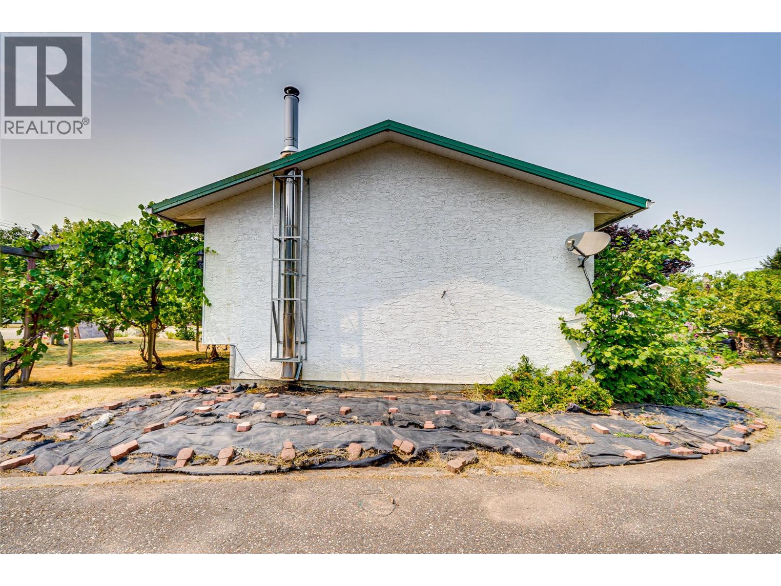 3472 Lockhart Crescent, Spallumcheen, British Columbia  V4Y 0S9 - Photo 63 - 10395323