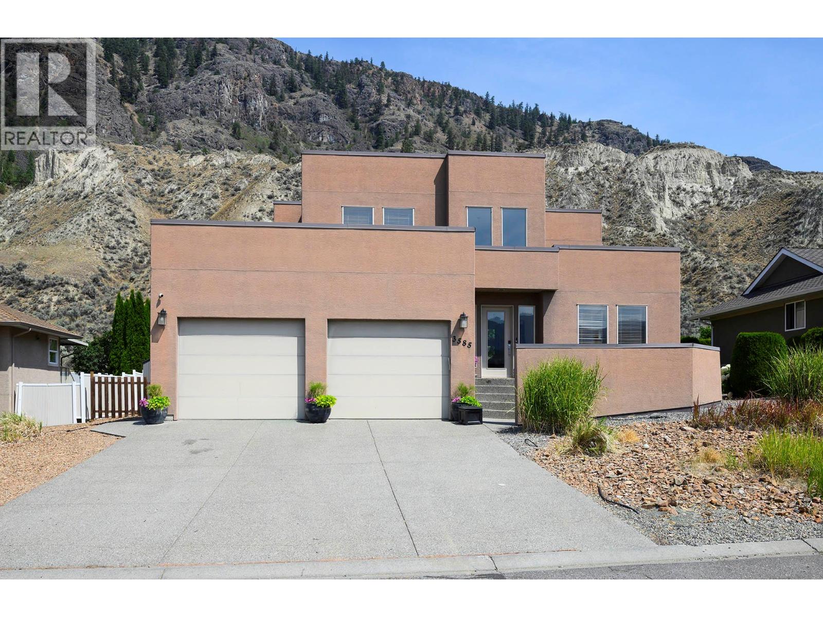 3585 Navatanee Drive, Kamloops, British Columbia  V2H 1S1 - Photo 1 - 10395237
