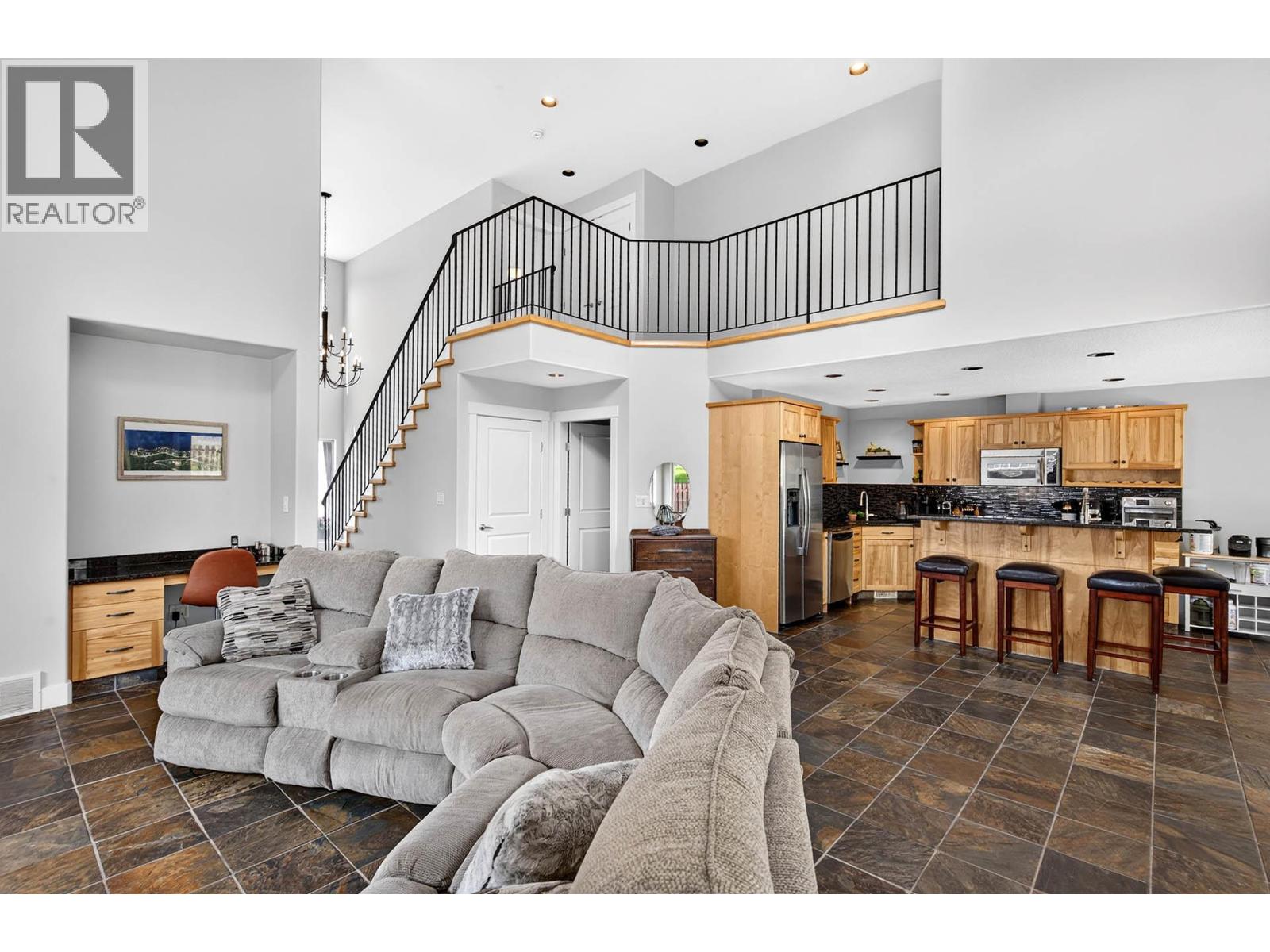 3585 Navatanee Drive, Kamloops, British Columbia  V2H 1S1 - Photo 18 - 10395237