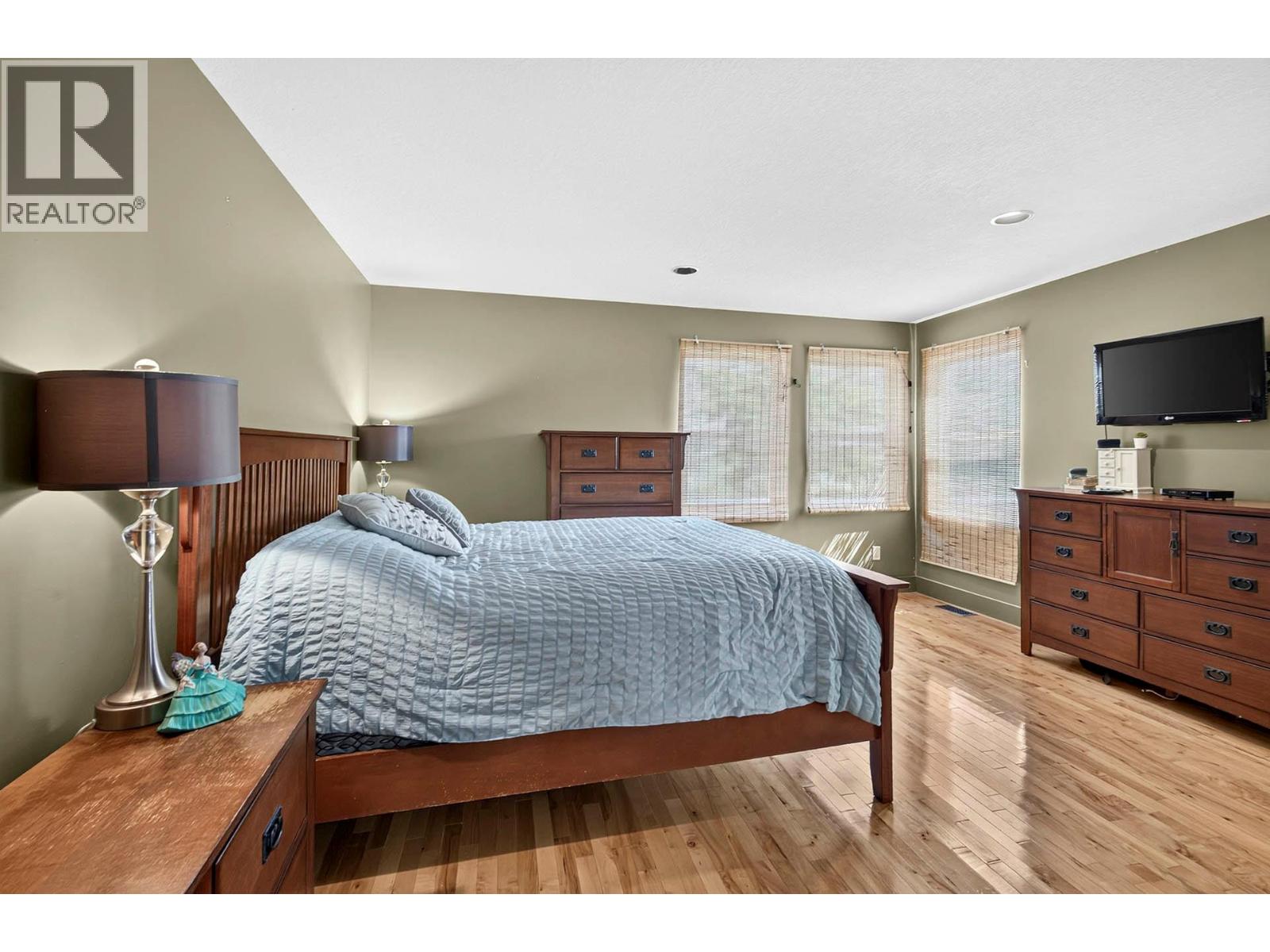 3585 Navatanee Drive, Kamloops, British Columbia  V2H 1S1 - Photo 21 - 10395237