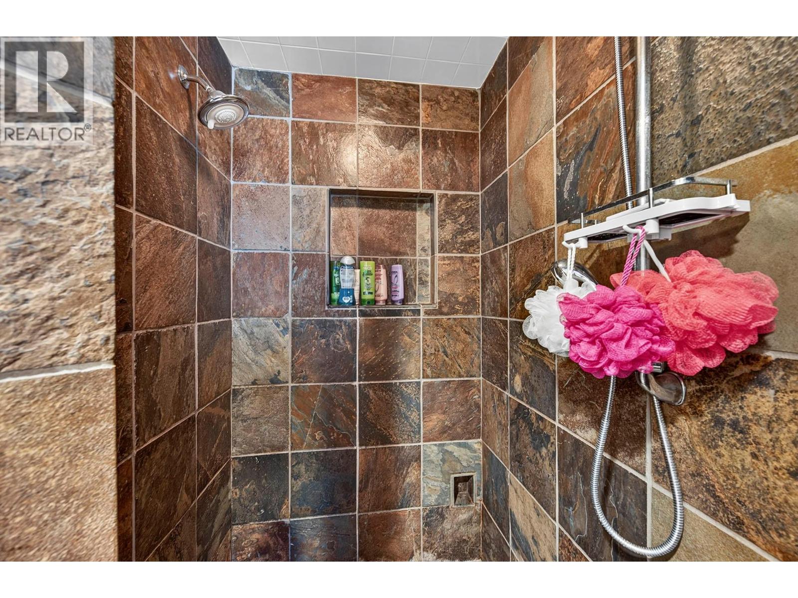 3585 Navatanee Drive, Kamloops, British Columbia  V2H 1S1 - Photo 25 - 10395237