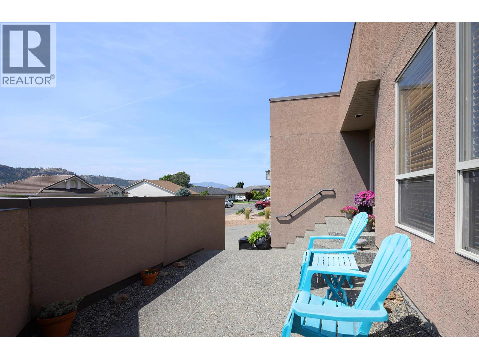 3585 Navatanee Drive, Kamloops, British Columbia  V2H 1S1 - Photo 3 - 10395237