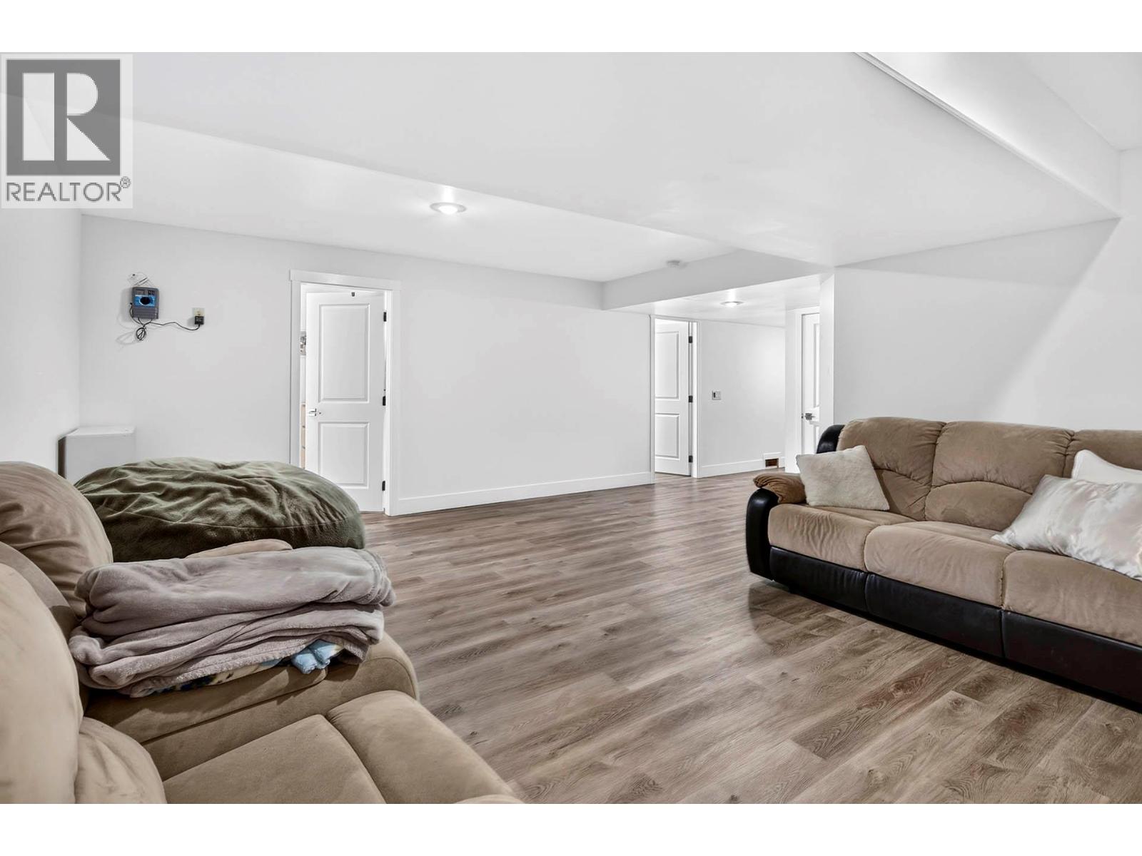 3585 Navatanee Drive, Kamloops, British Columbia  V2H 1S1 - Photo 31 - 10395237
