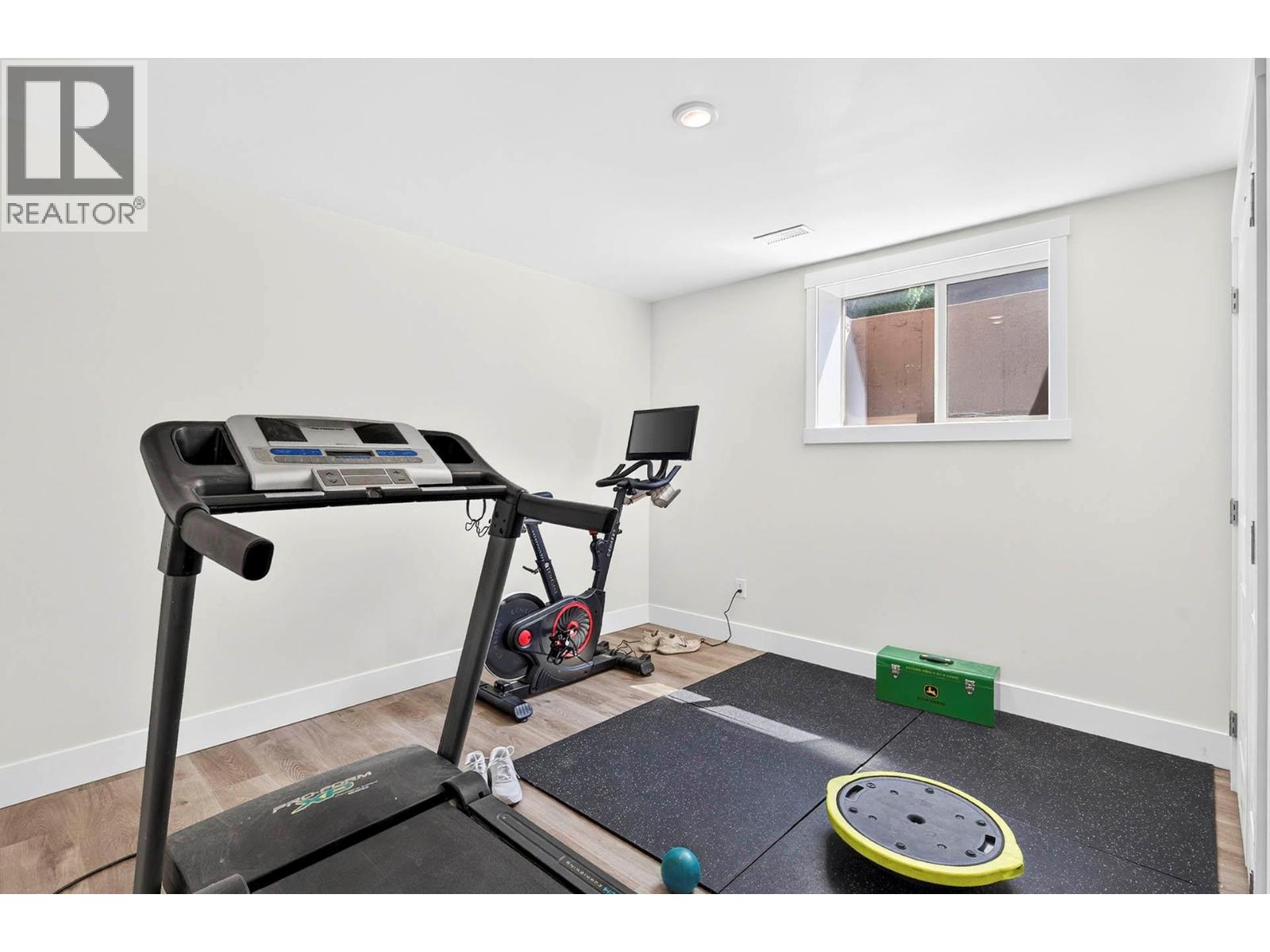 3585 Navatanee Drive, Kamloops, British Columbia  V2H 1S1 - Photo 37 - 10395237