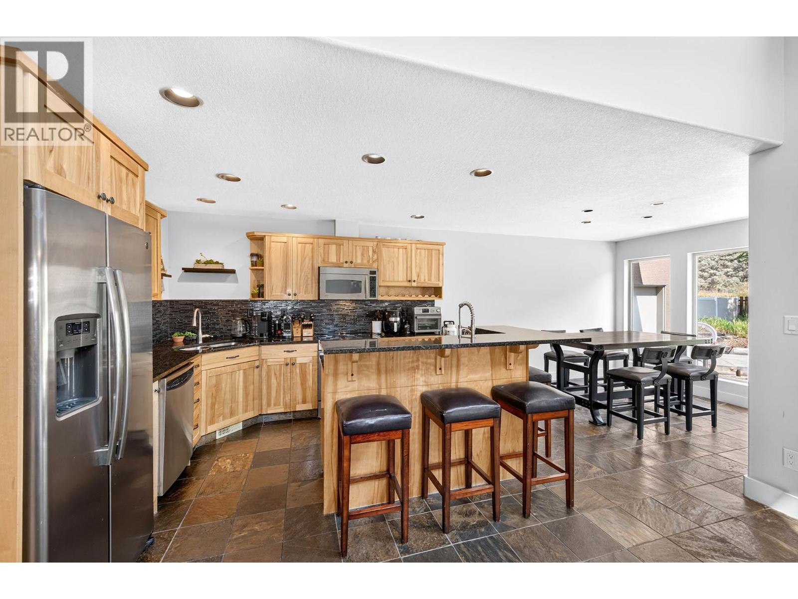 3585 Navatanee Drive, Kamloops, British Columbia  V2H 1S1 - Photo 5 - 10395237