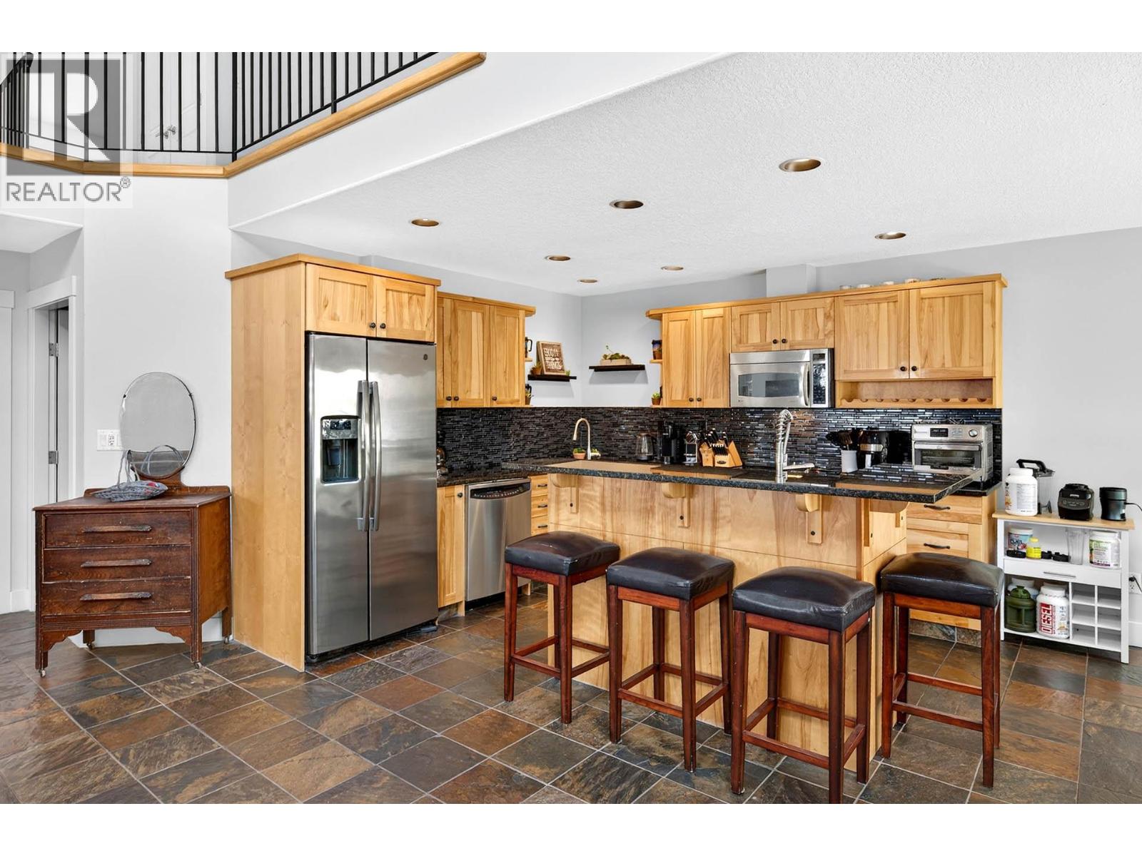 3585 Navatanee Drive, Kamloops, British Columbia  V2H 1S1 - Photo 8 - 10395237