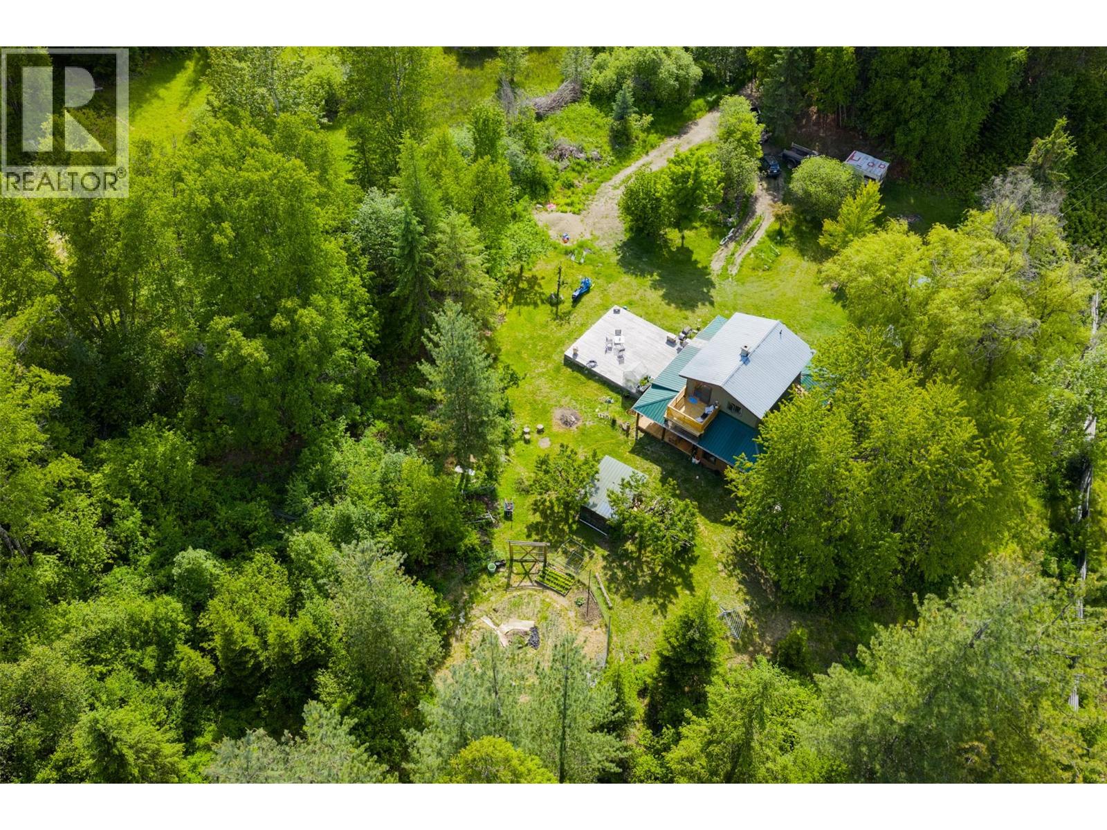 7010 Perrys Cemetery Road, Winlaw, British Columbia  V0G 2J0 - Photo 4 - 10395534
