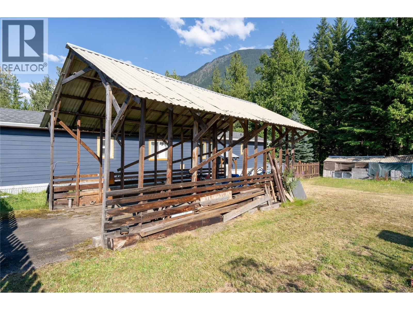 98 Johnson Way, Revelstoke, British Columbia  V0E 2S0 - Photo 12 - 10395065
