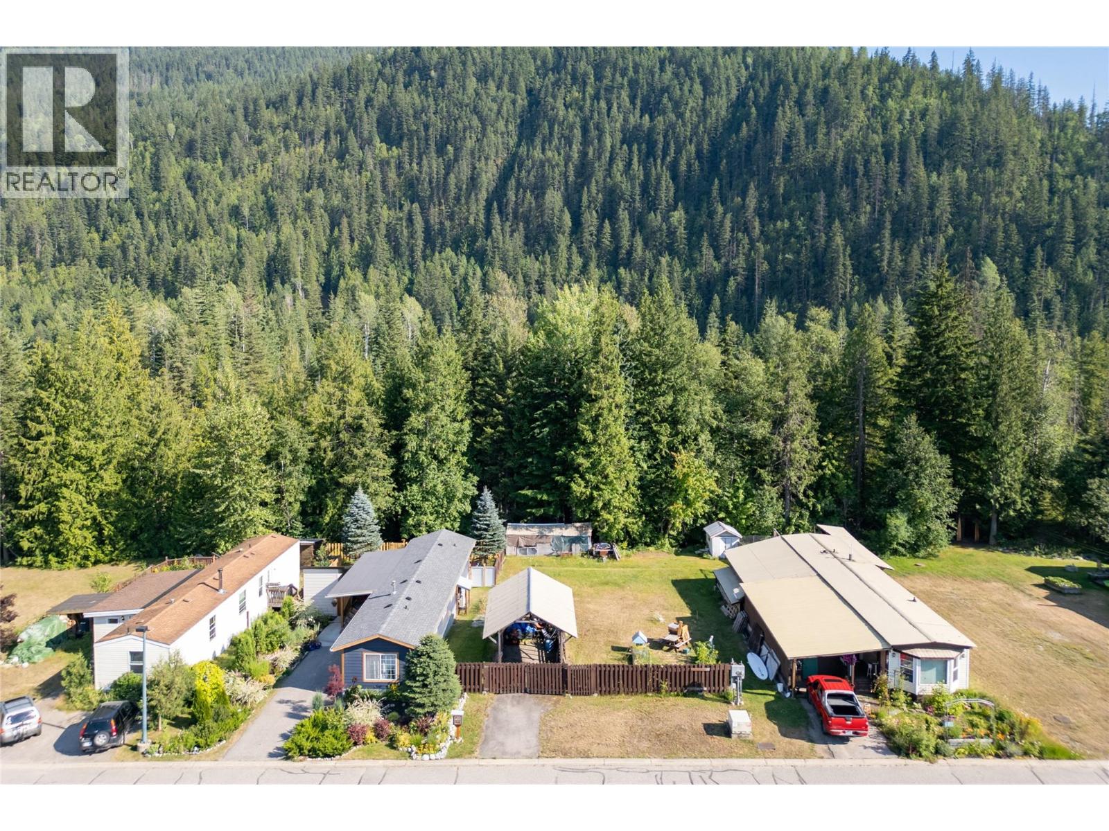 98 Johnson Way, Revelstoke, British Columbia  V0E 2S0 - Photo 9 - 10395065