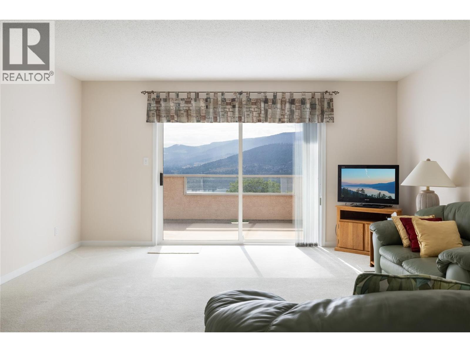 8770 Clerke Road, Coldstream, British Columbia  V1B 1W2 - Photo 3 - 10395450