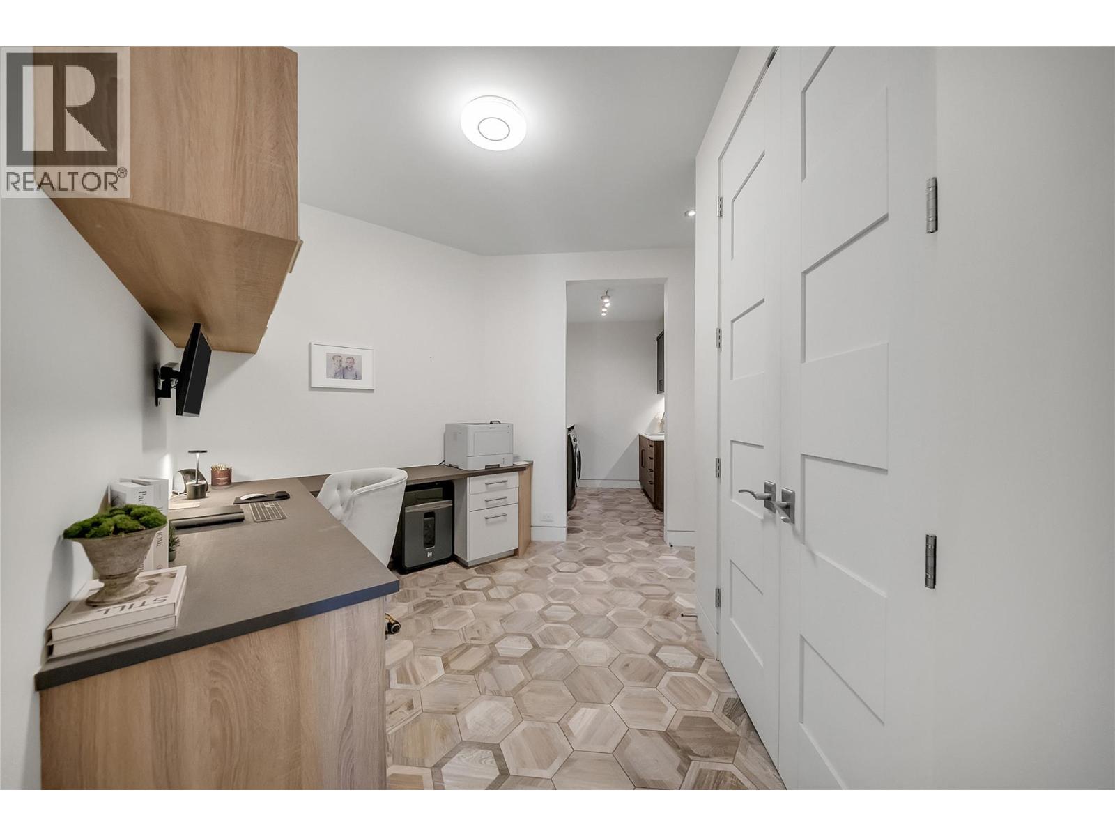732 Highpointe Place, Kelowna, British Columbia  V1V 2Y3 - Photo 12 - 10395244