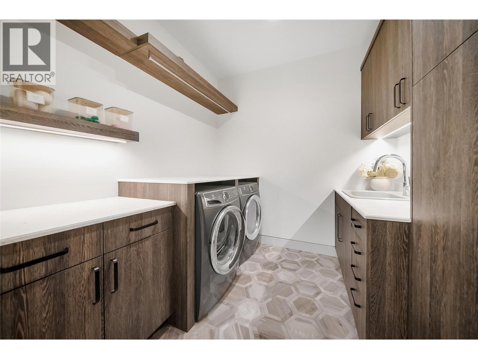 732 Highpointe Place, Kelowna, British Columbia  V1V 2Y3 - Photo 13 - 10395244
