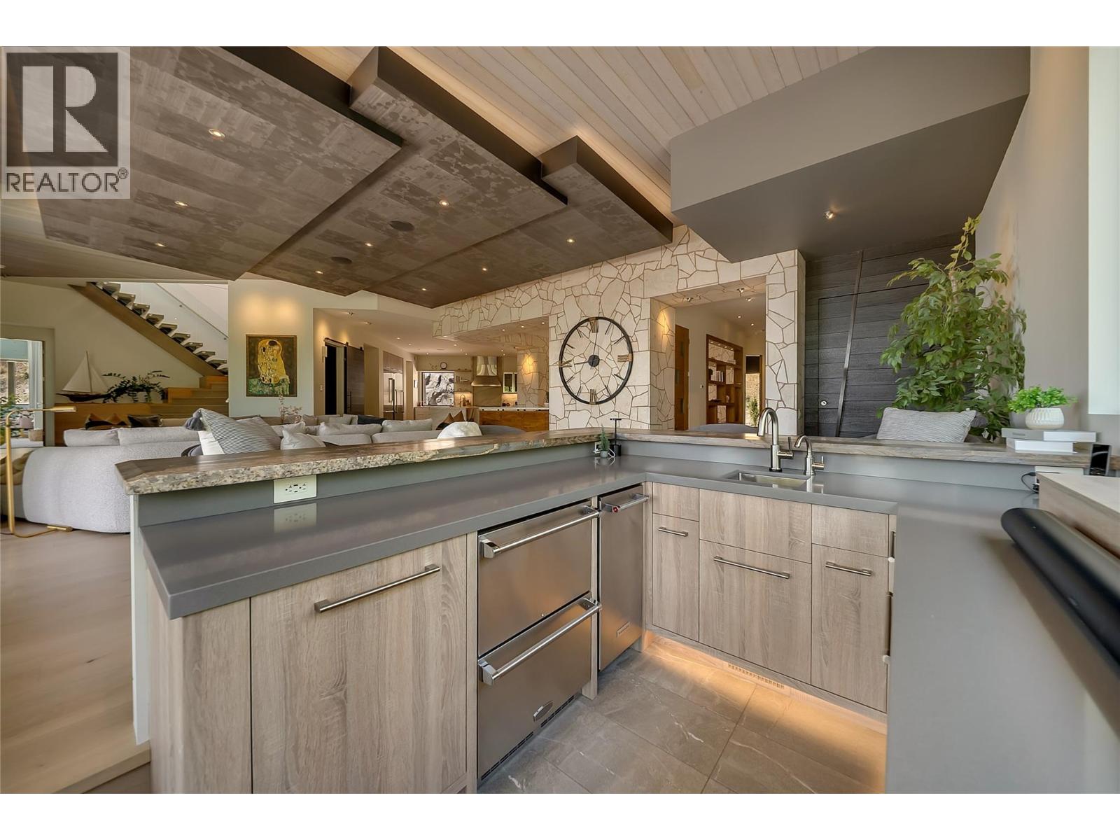 732 Highpointe Place, Kelowna, British Columbia  V1V 2Y3 - Photo 21 - 10395244