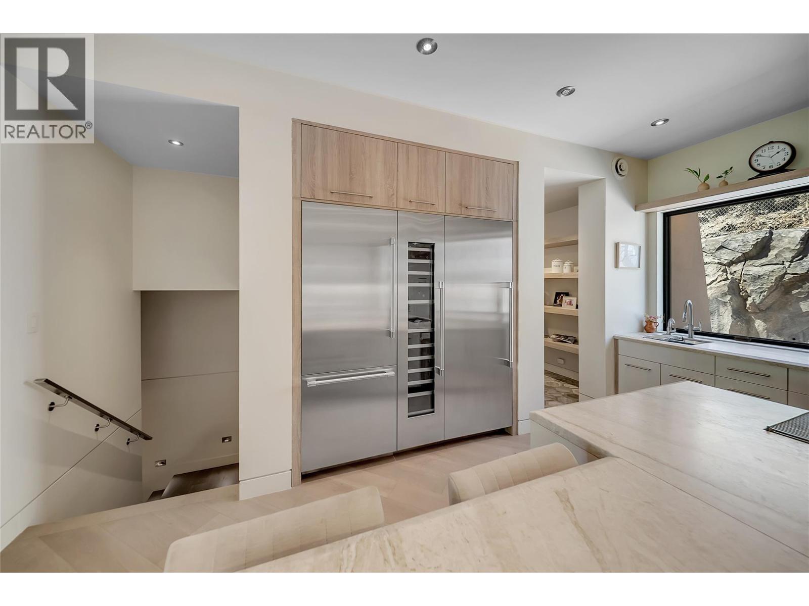 732 Highpointe Place, Kelowna, British Columbia  V1V 2Y3 - Photo 5 - 10395244