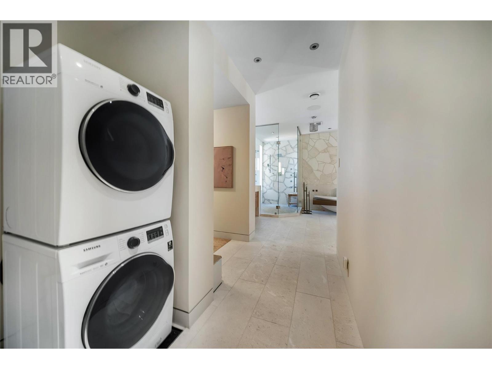 732 Highpointe Place, Kelowna, British Columbia  V1V 2Y3 - Photo 54 - 10395244
