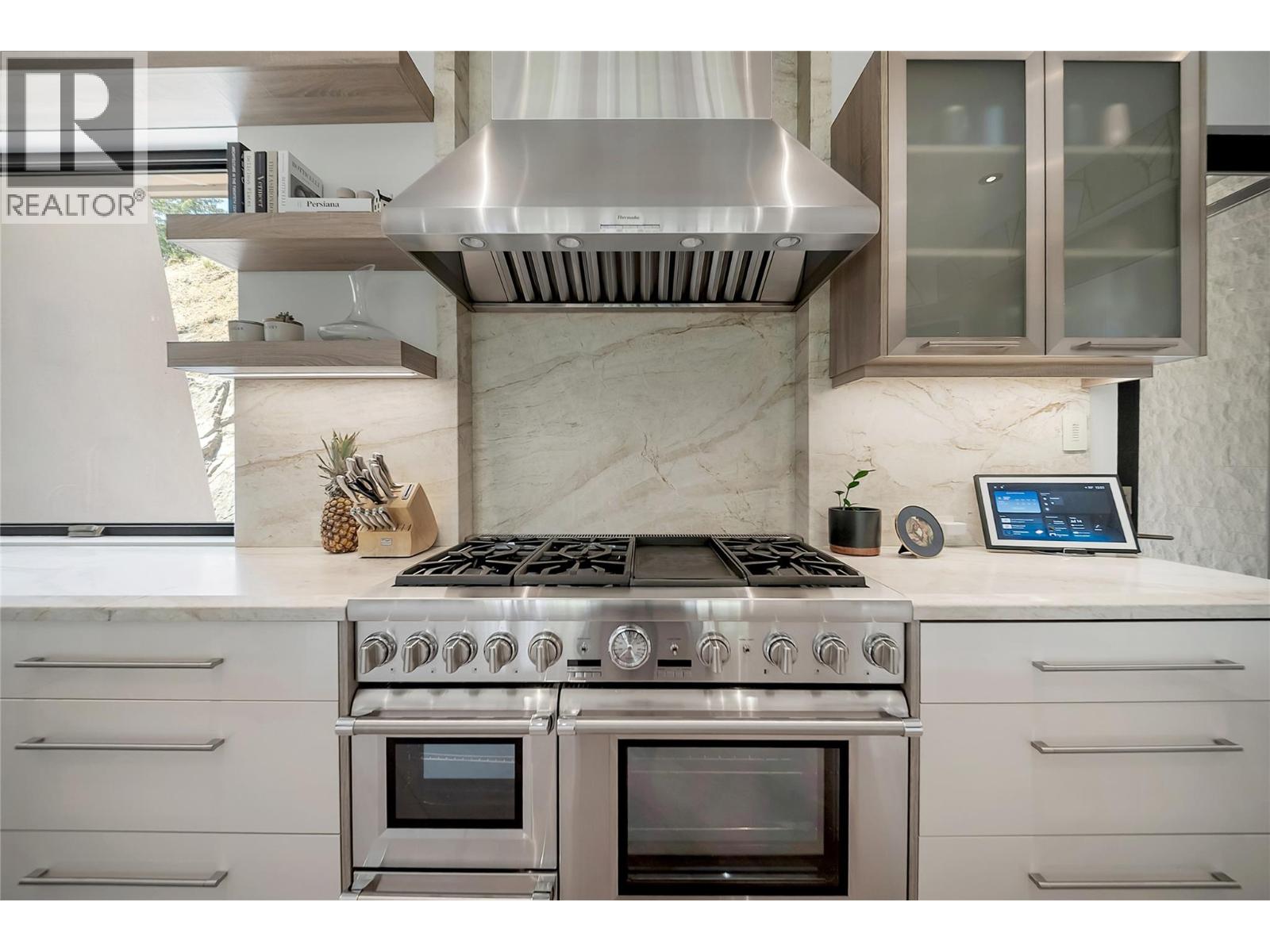 732 Highpointe Place, Kelowna, British Columbia  V1V 2Y3 - Photo 9 - 10395244